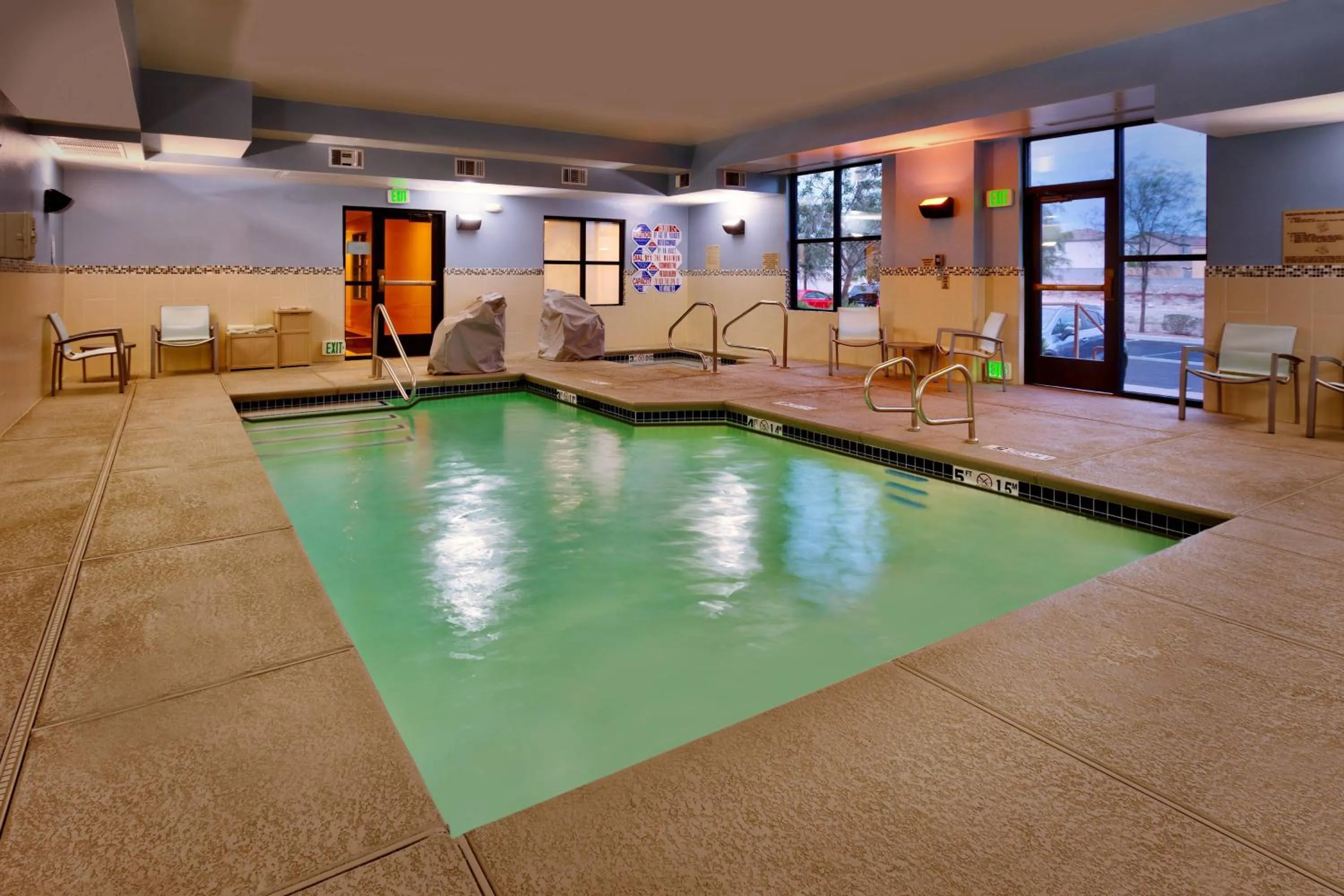 Swimming pool in SpringHill Suites Las Vegas Henderson
