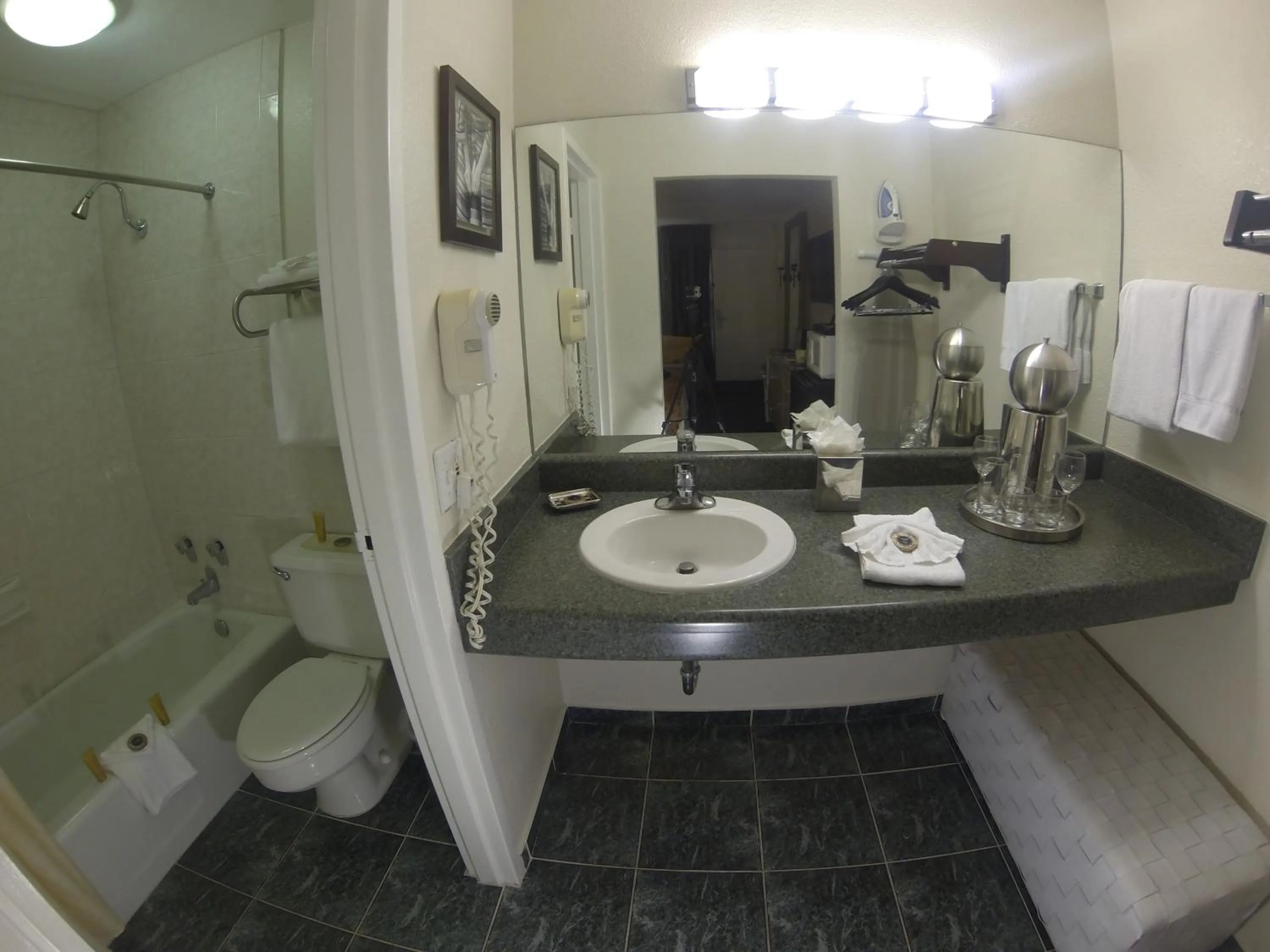 Shower in Floridian Hotel