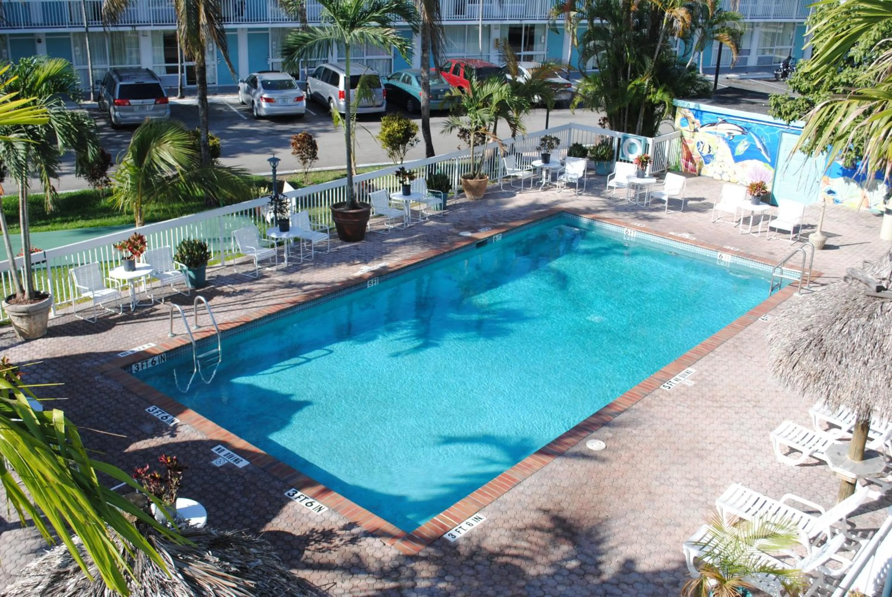 Pool view in Floridian Hotel