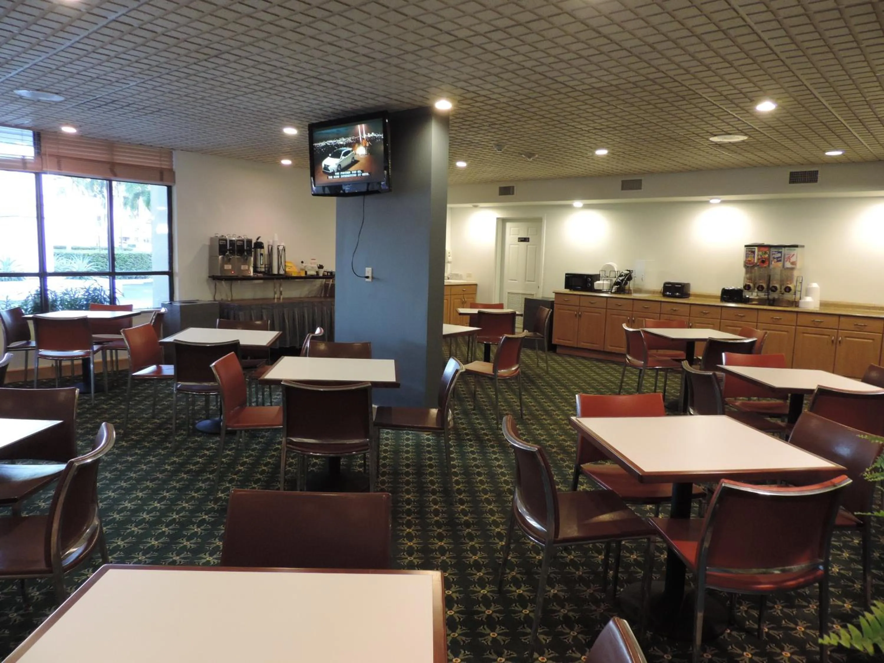 Area and facilities in Floridian Hotel