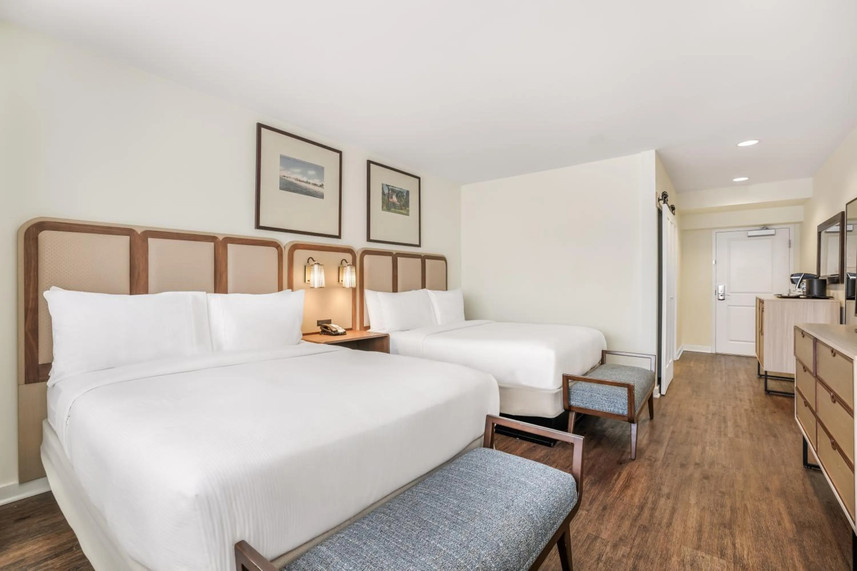 Bed in The Banyan Hotel Fort Myers, Tapestry Collection by Hilton