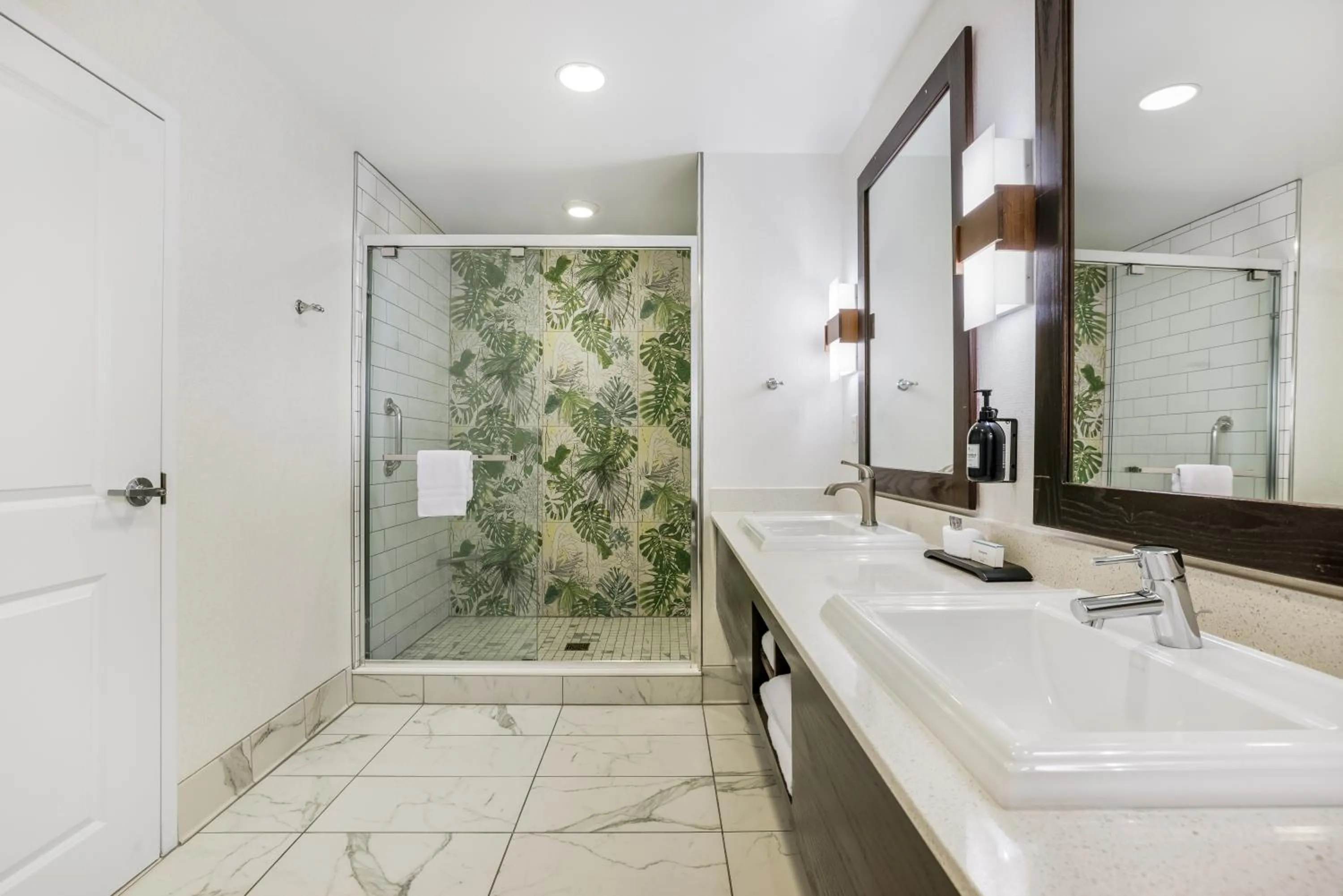 Shower in The Banyan Hotel Fort Myers, Tapestry Collection by Hilton