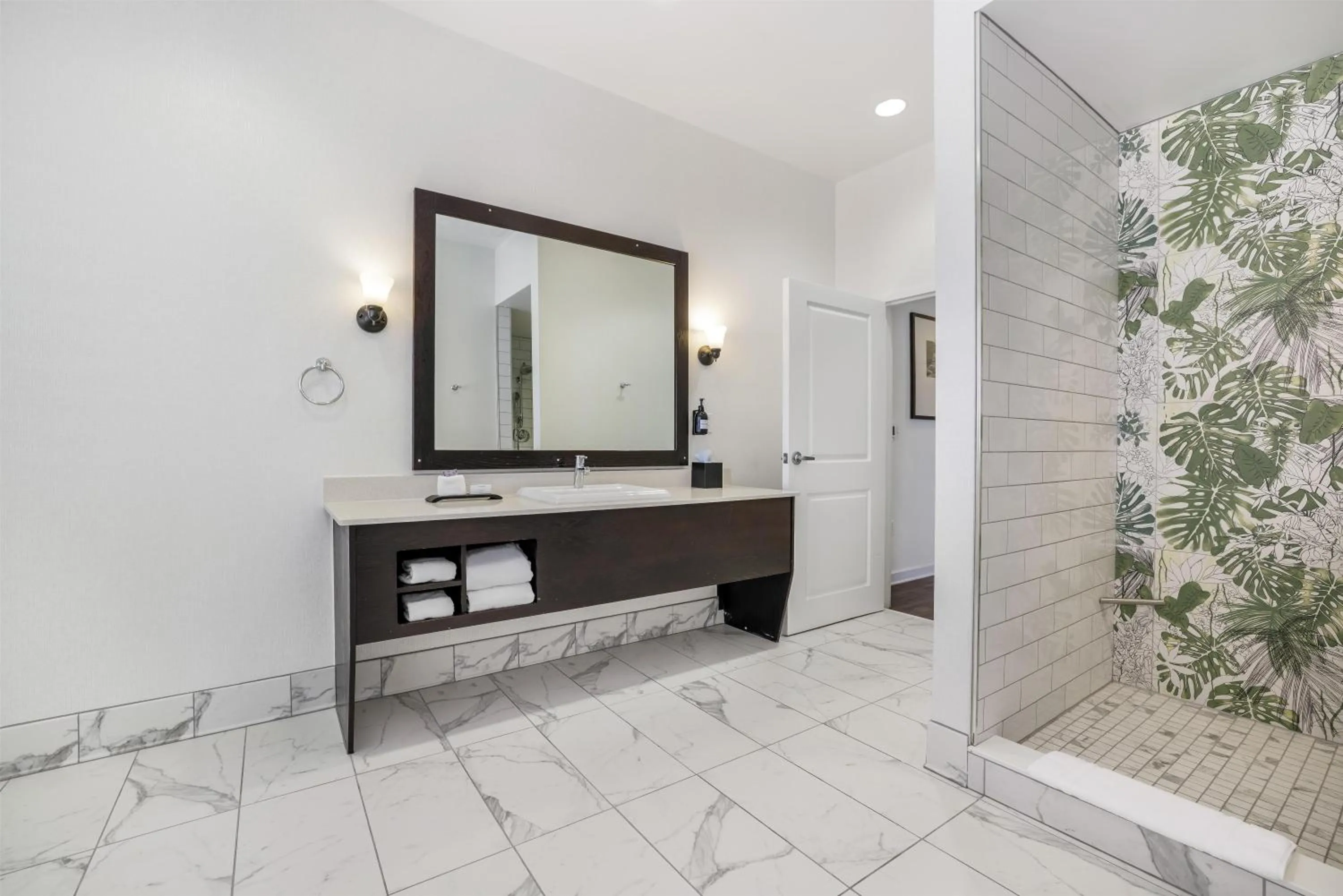 Bathroom in The Banyan Hotel Fort Myers, Tapestry Collection by Hilton