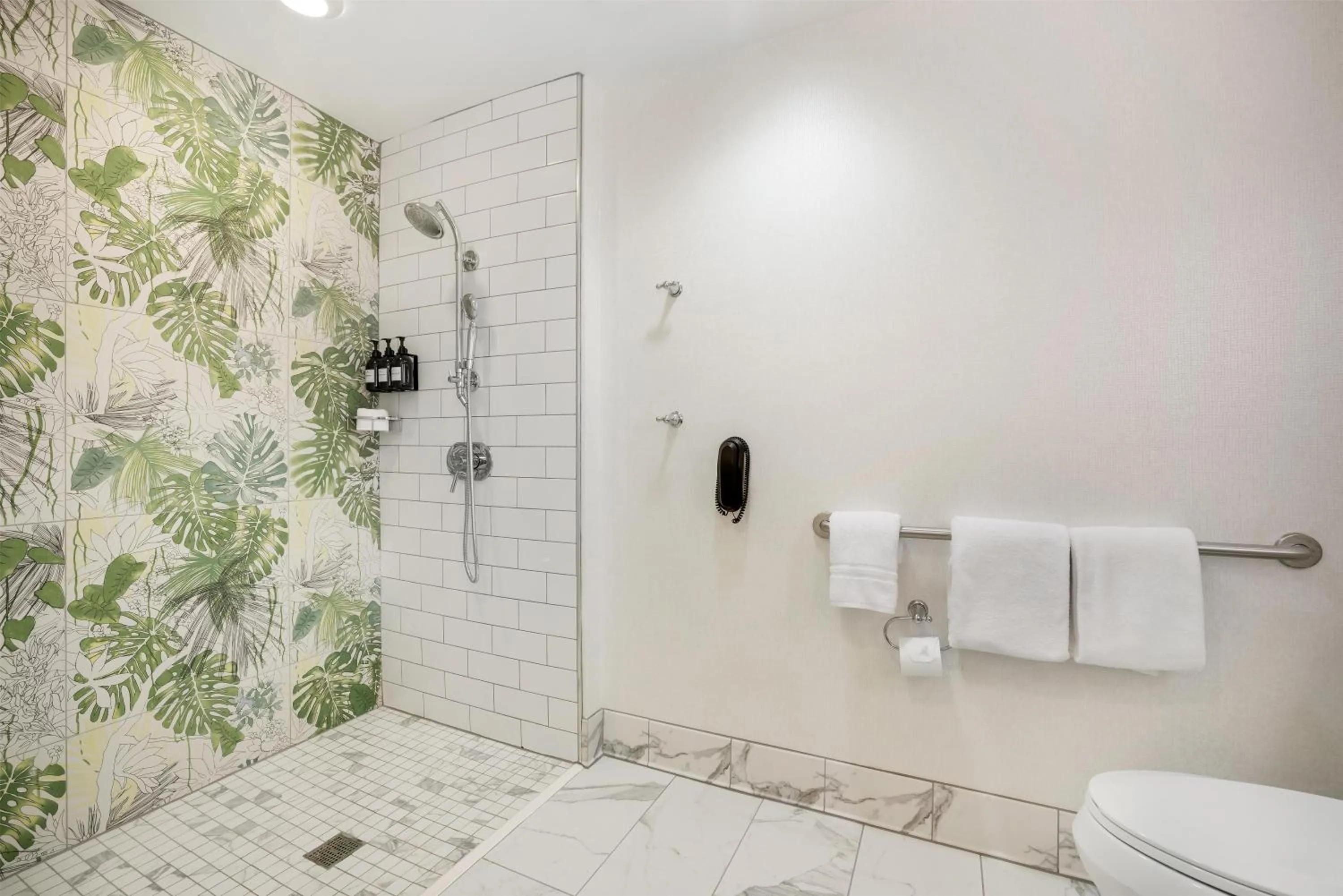 Bathroom in The Banyan Hotel Fort Myers, Tapestry Collection by Hilton