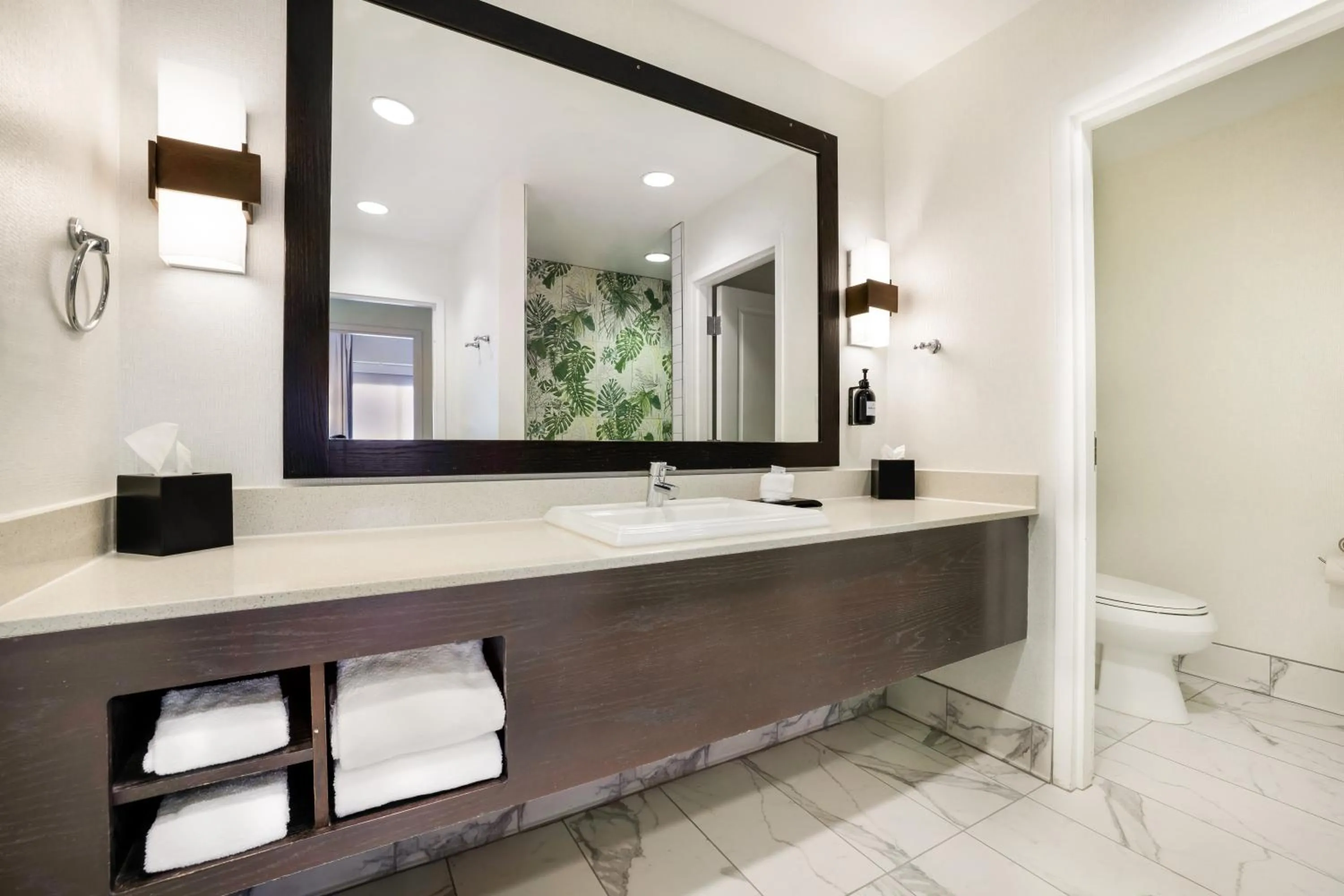 Bathroom in The Banyan Hotel Fort Myers, Tapestry Collection by Hilton