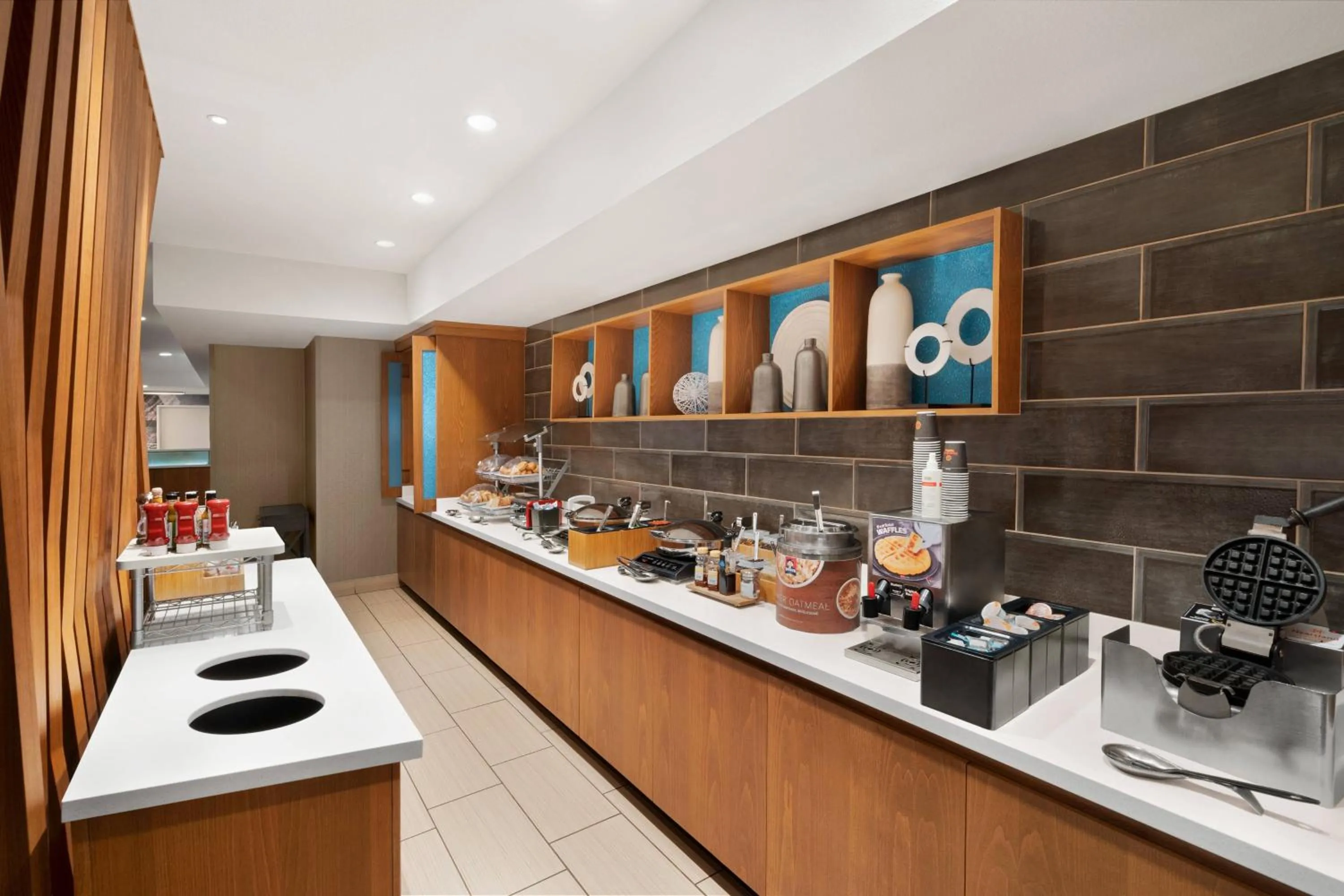 Breakfast in SpringHill Suites Phoenix Chandler/Fashion Center