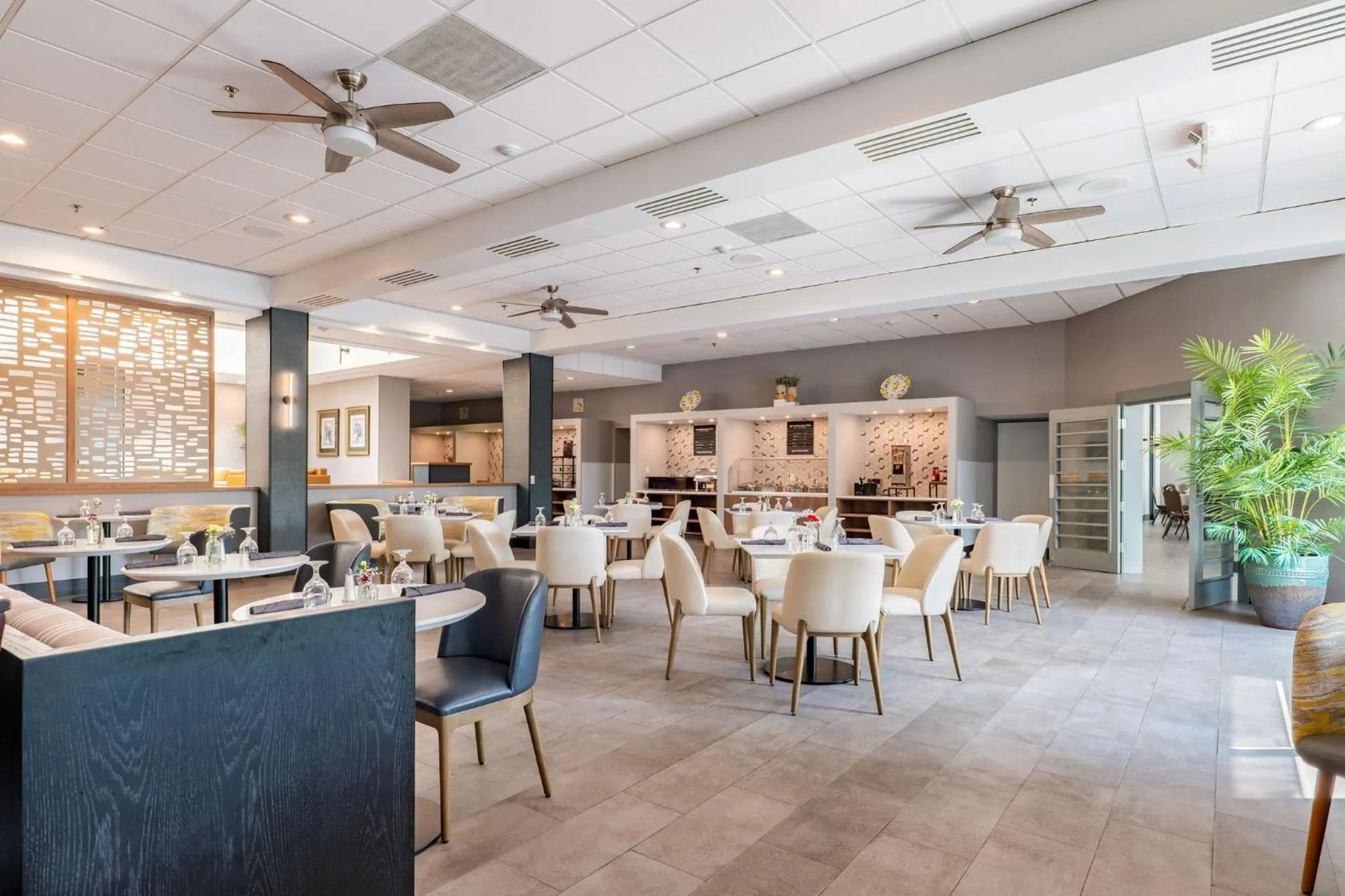 Restaurant/places to eat in Holiday Inn Binghamton-Downtown Hawley Street by IHG