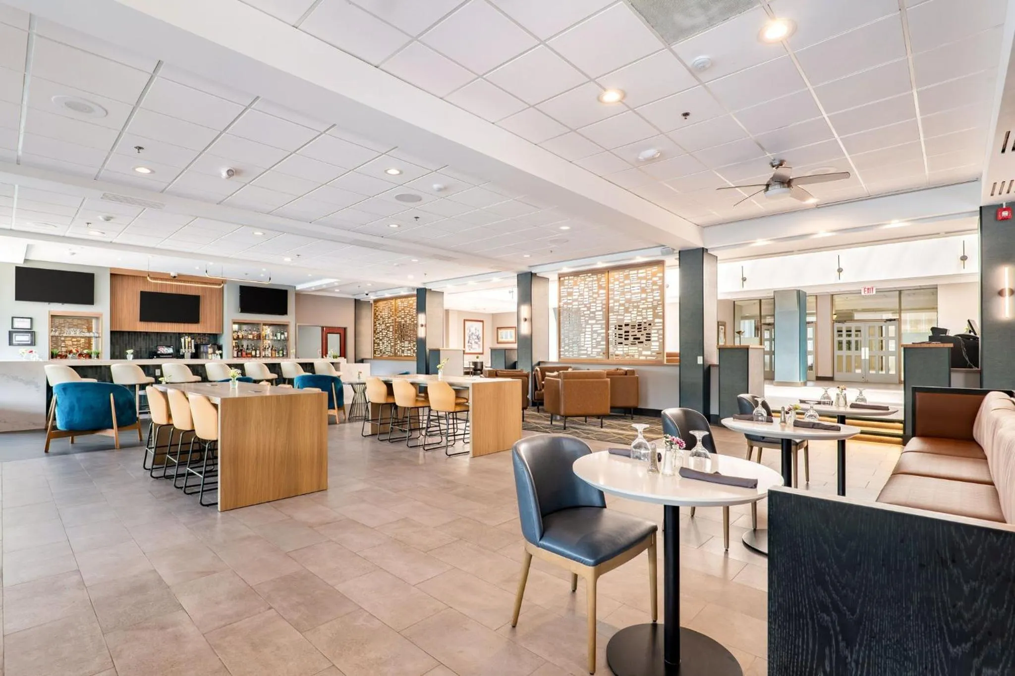 Lounge or bar in Holiday Inn Binghamton-Downtown Hawley Street by IHG