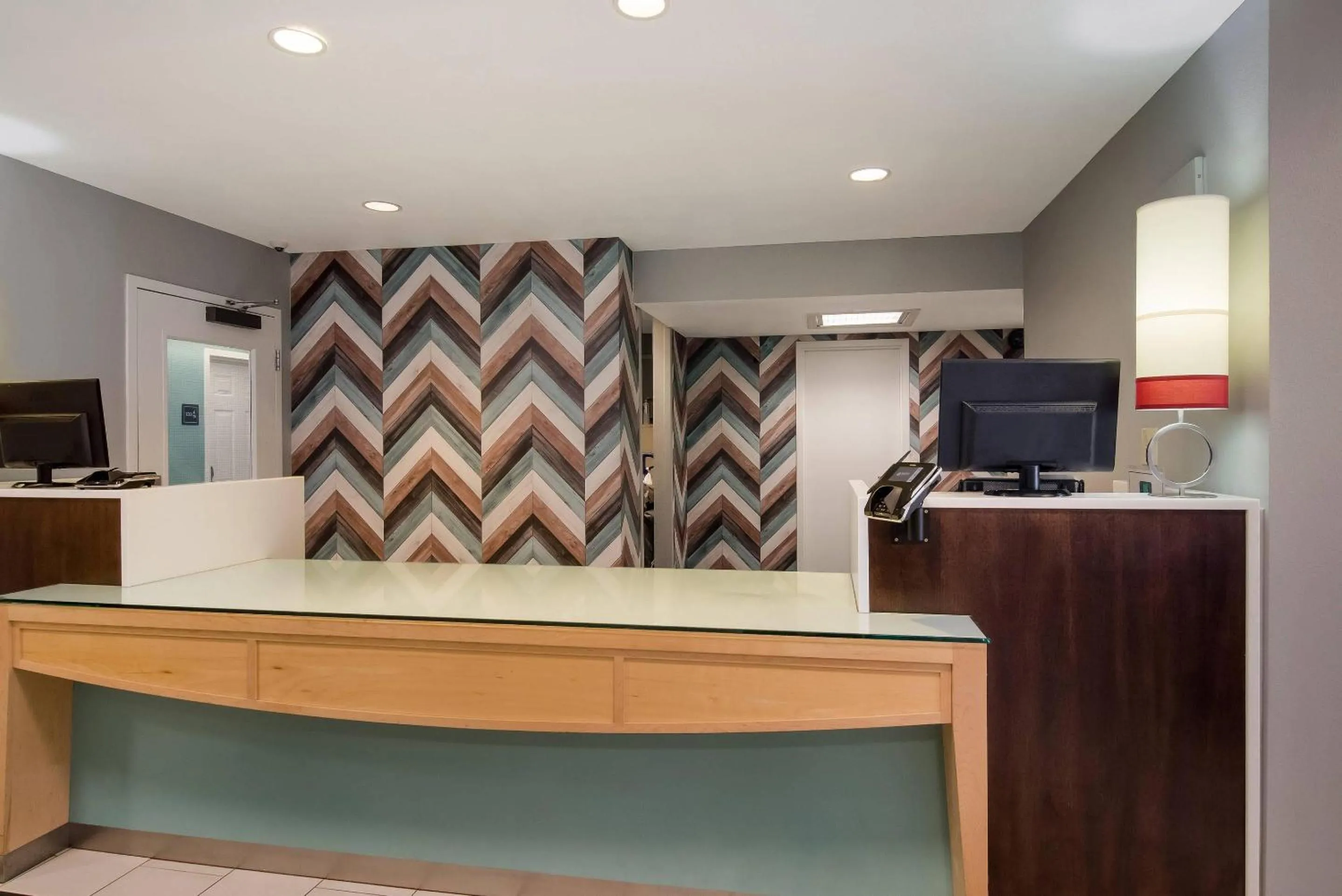 Lobby or reception in MainStay Suites Omaha Old Mill