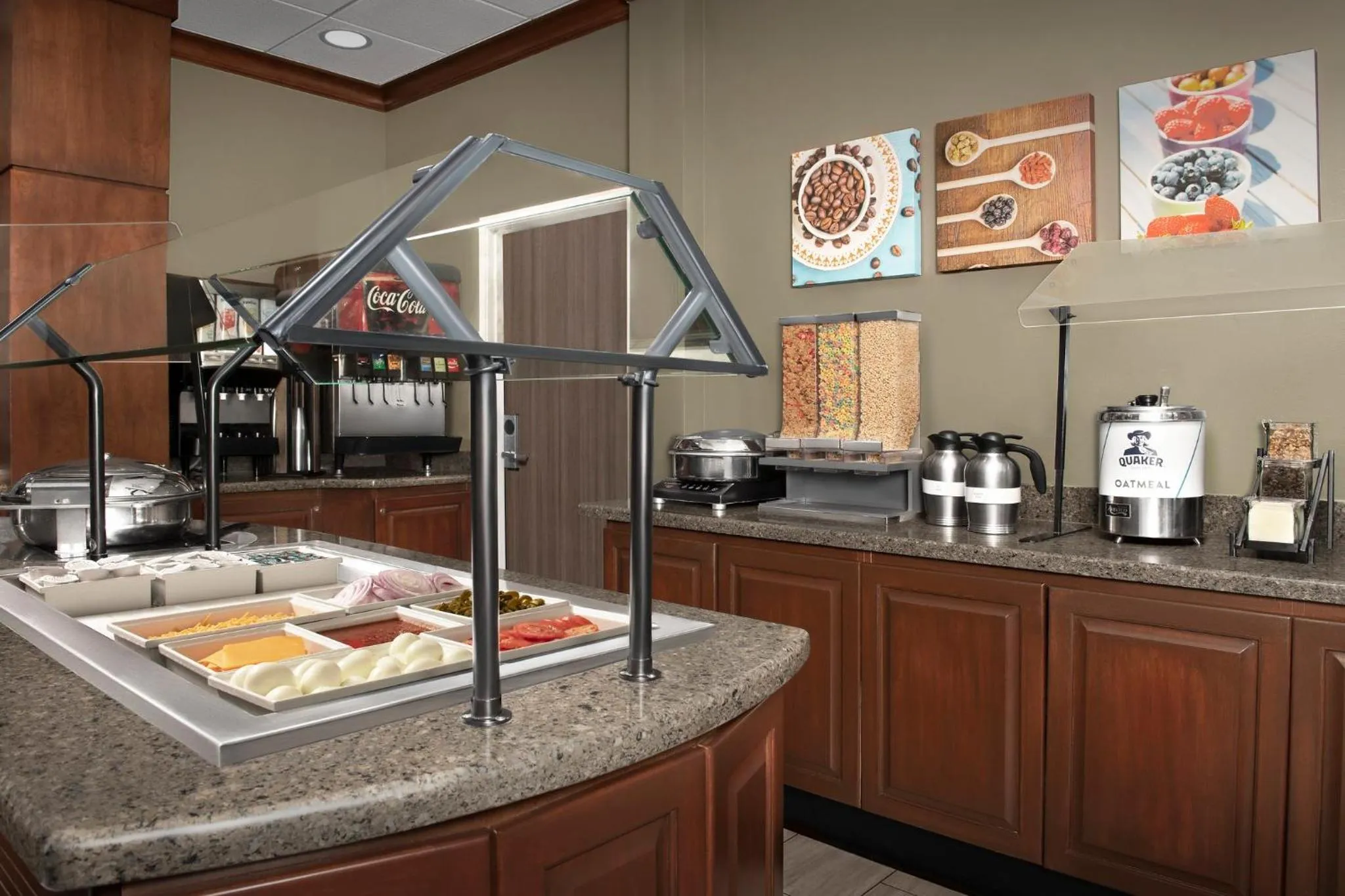 Restaurant/places to eat in Staybridge Suites Columbia by IHG