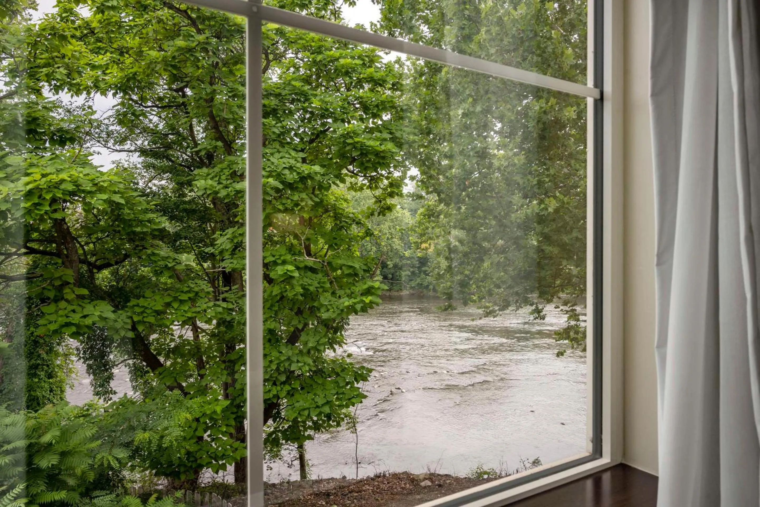 Bedroom in Comfort Inn Connellsville Riverview