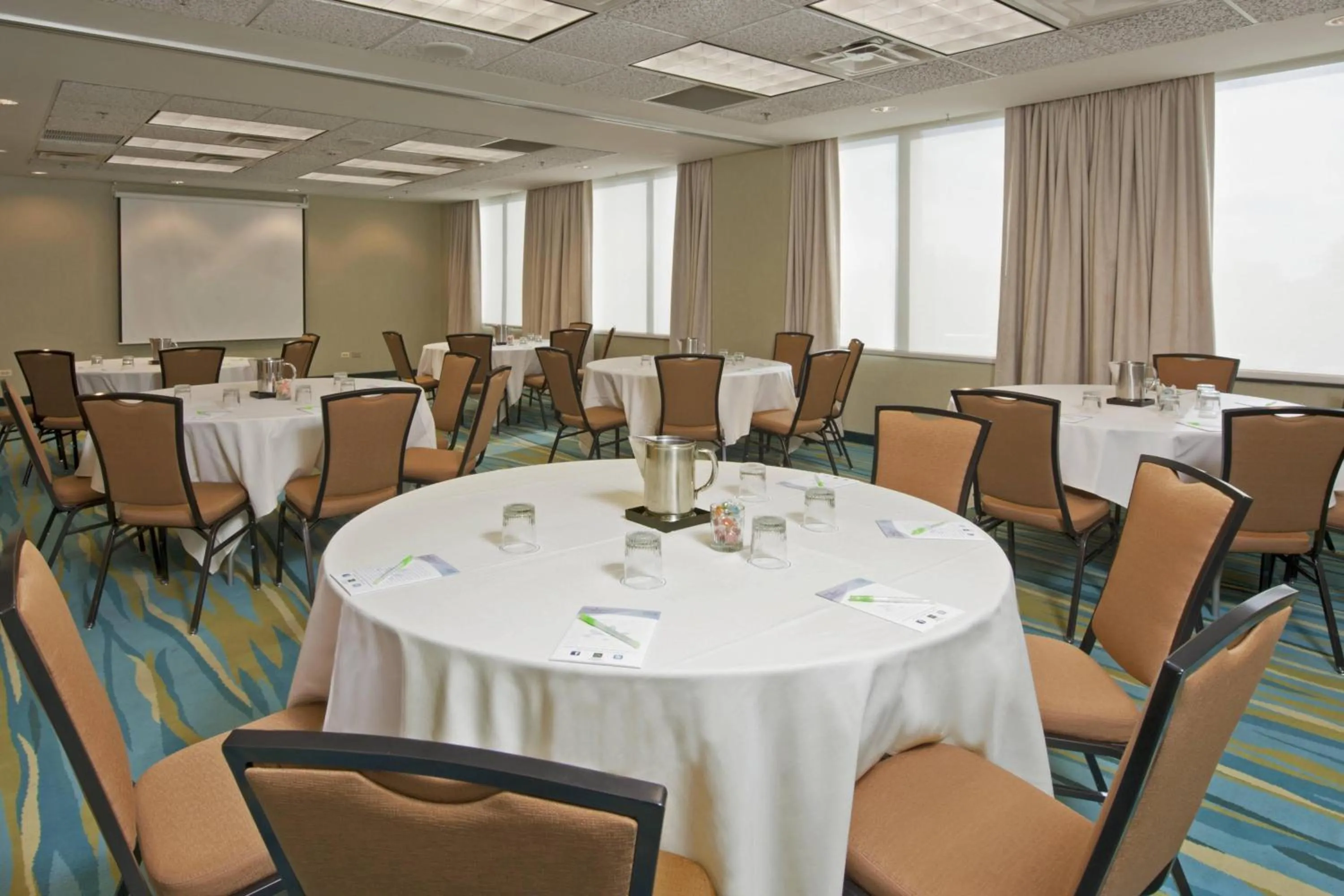 Meeting/conference room in SpringHill Suites by Marriott Chicago O'Hare