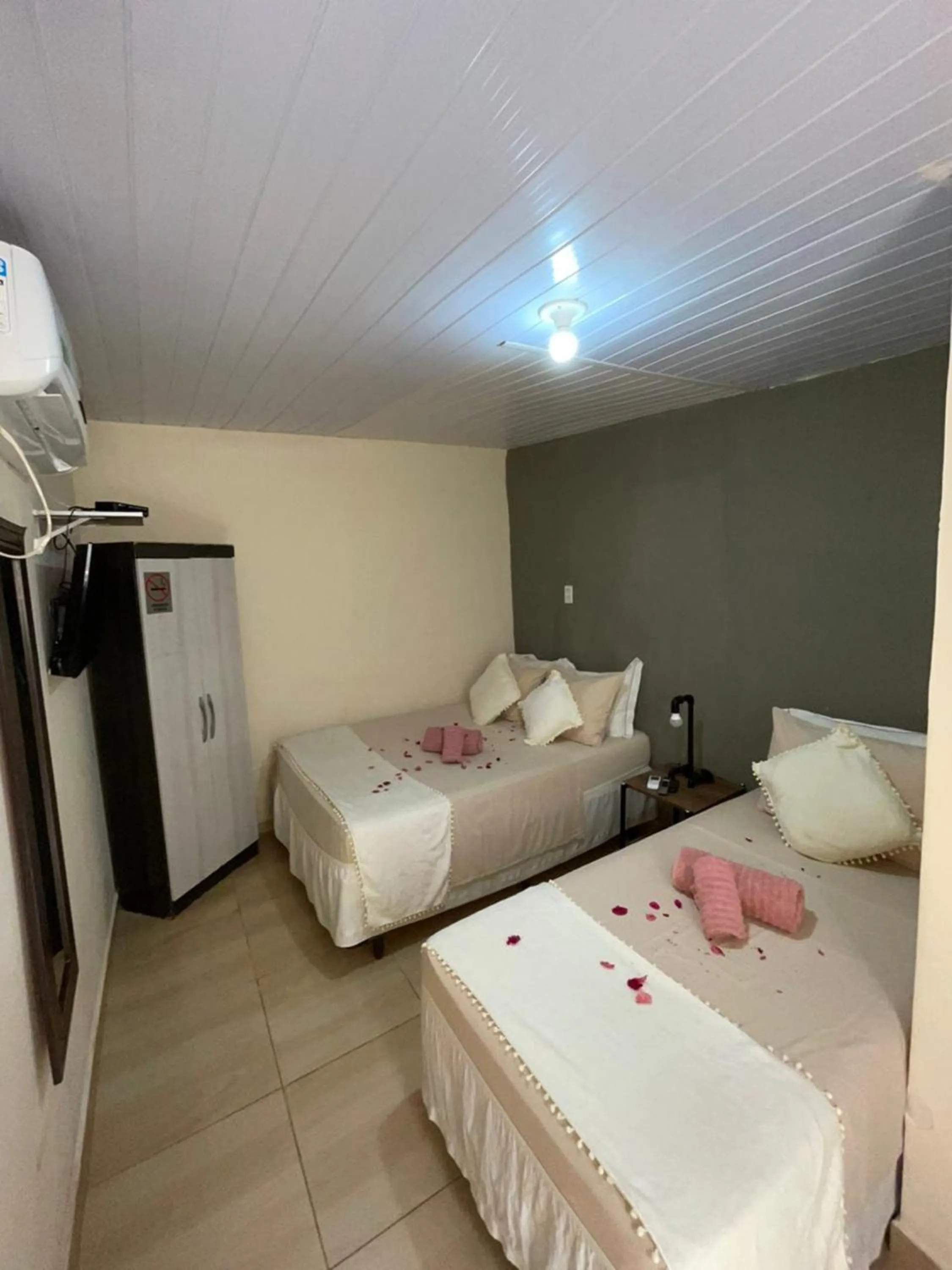 Bedroom, Bed in Pousada Martins e Cia