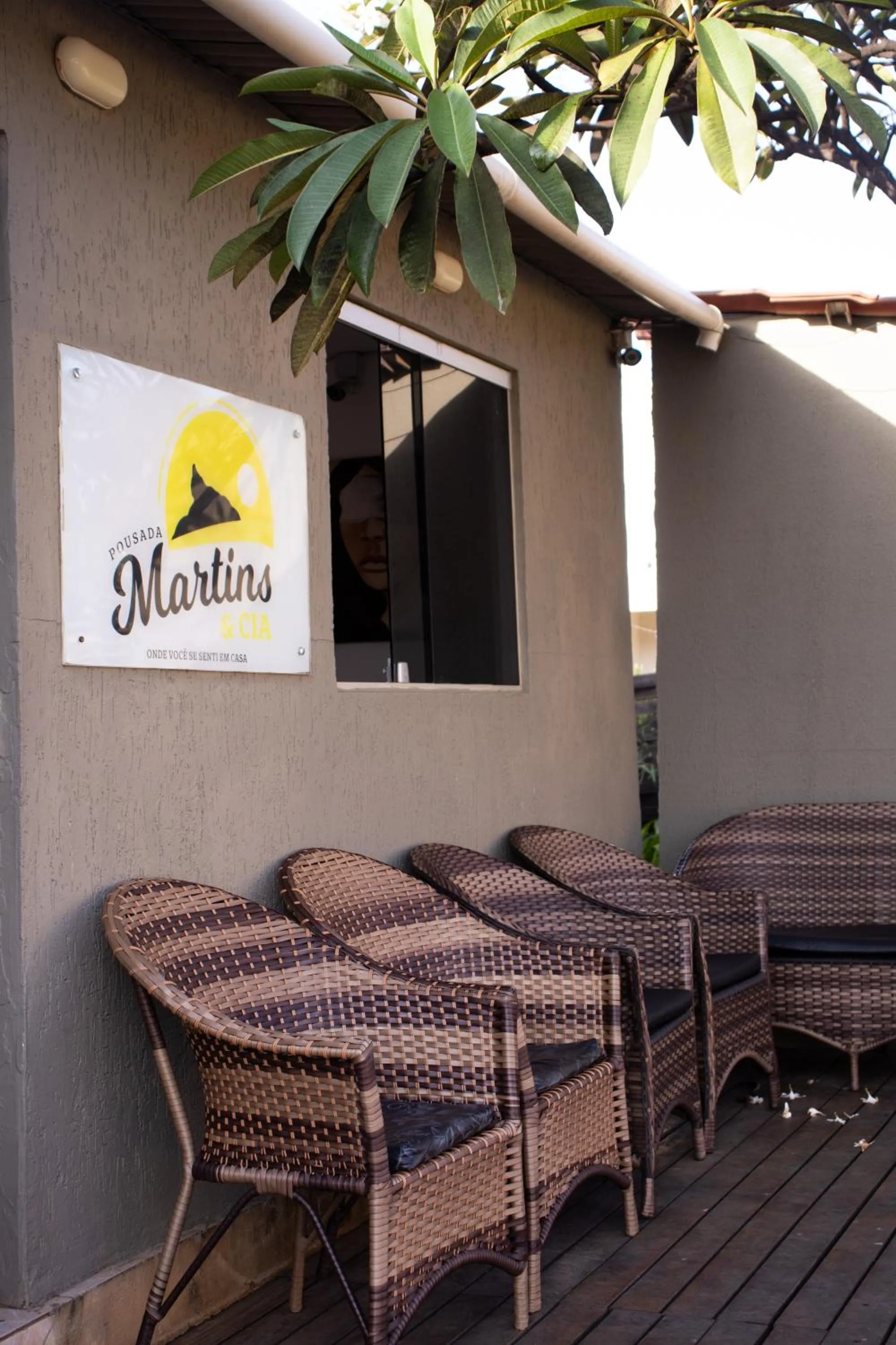 Seating area in Pousada Martins e Cia