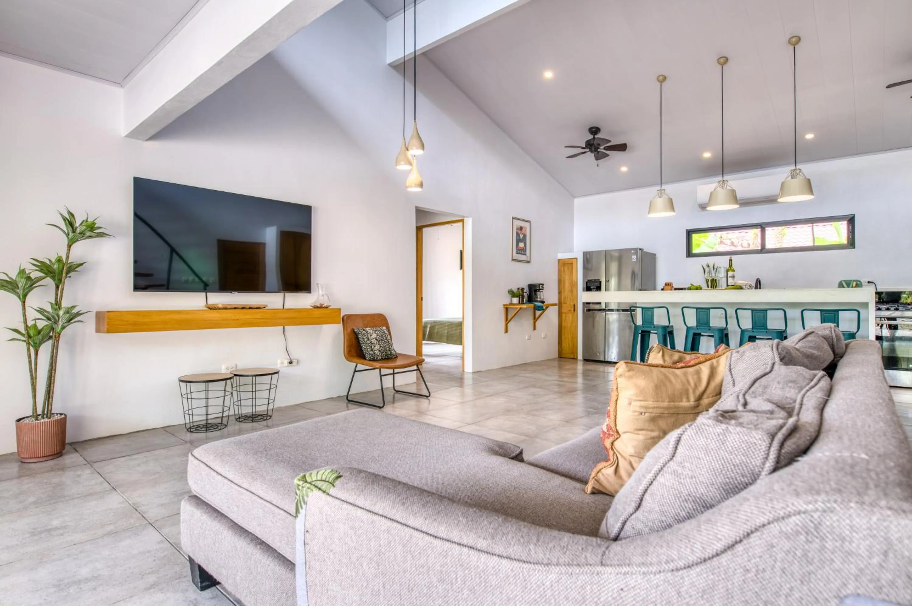 Communal lounge/ TV room in Hotel Villas Tangerine