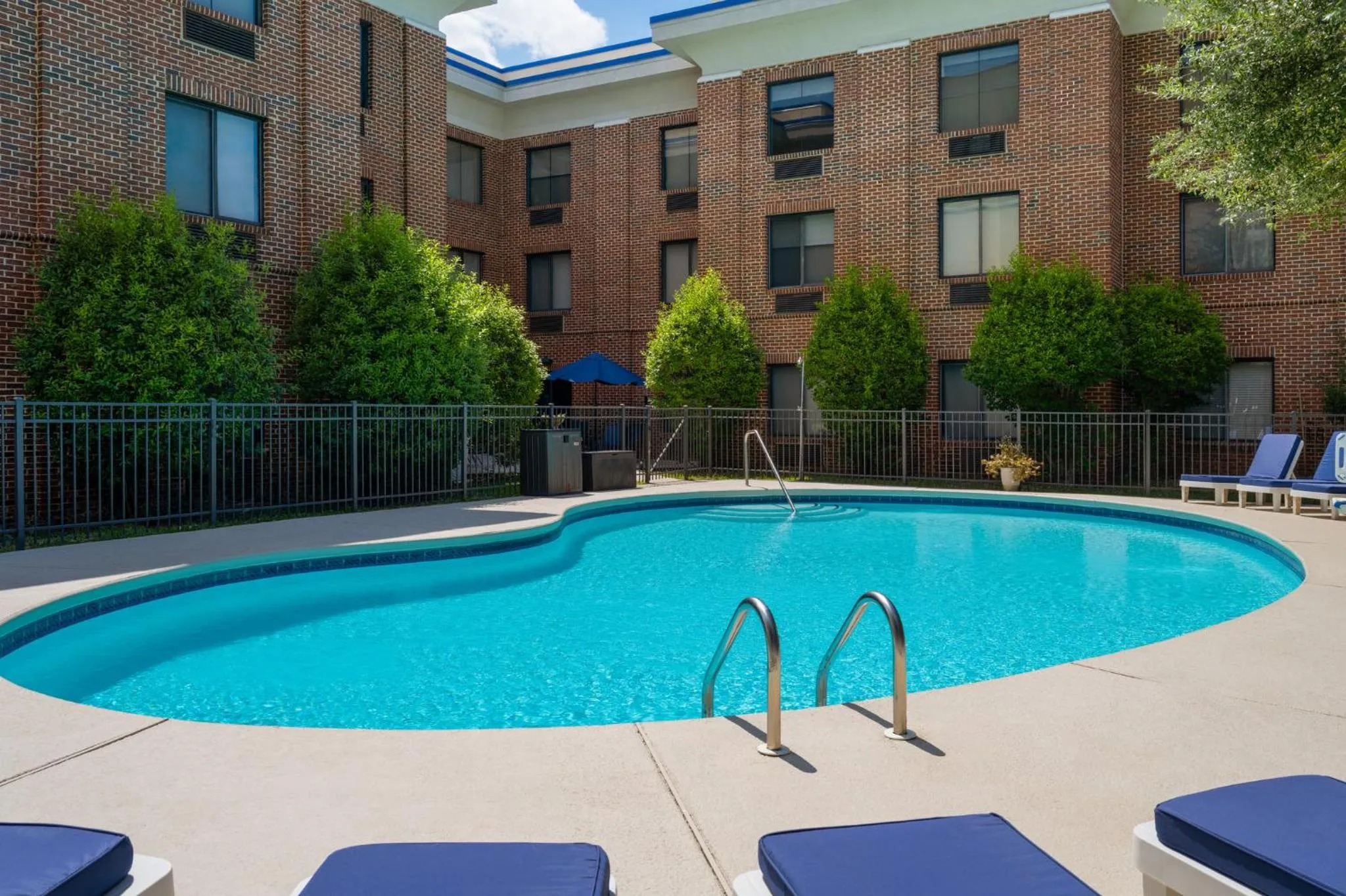 Swimming pool in Holiday Inn Express Hotel & Suites Columbia-I-20 at Clemson Road by IHG