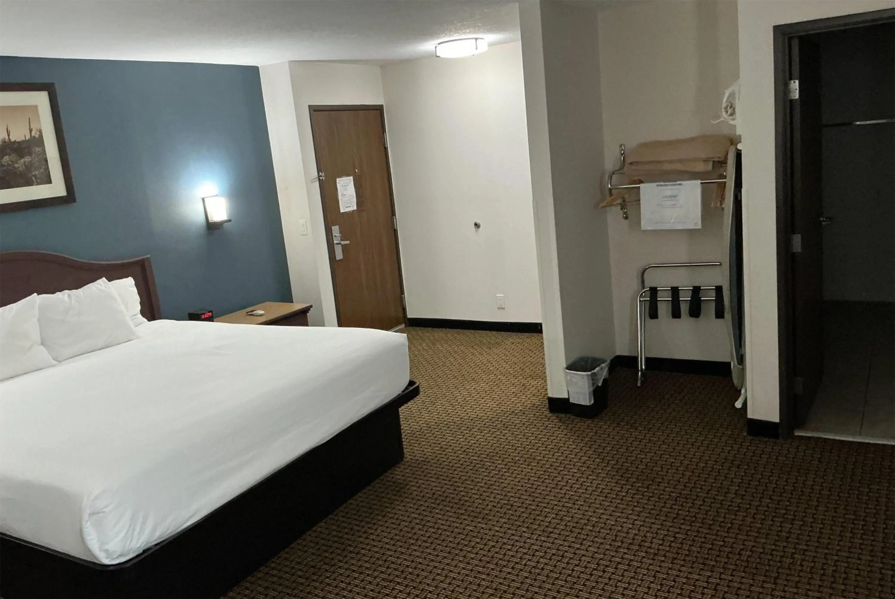 Photo of the whole room, Bed in Tombstone Grand Hotel, a Baymont by Wyndham