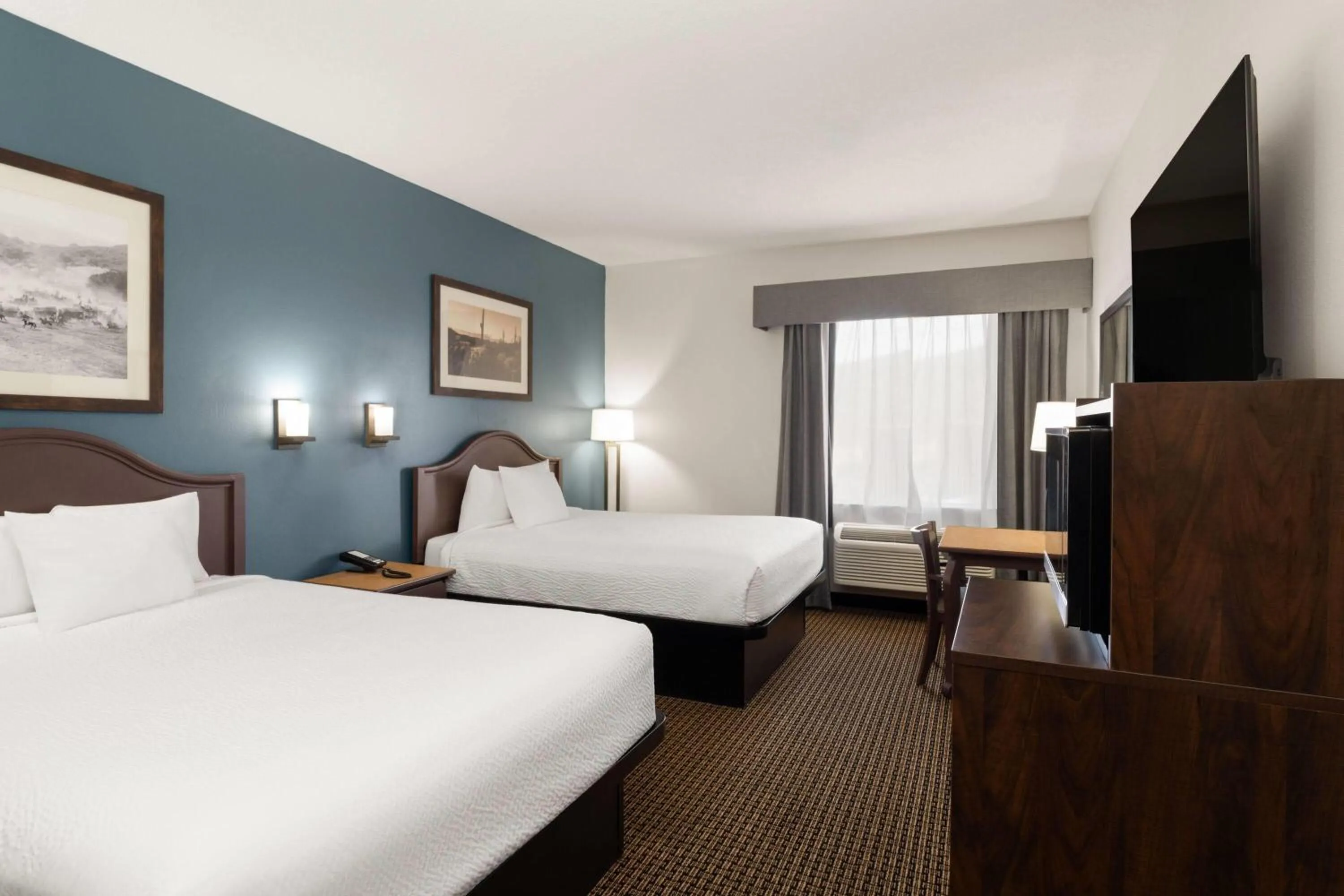 Photo of the whole room, Bed in Tombstone Grand Hotel, a Baymont by Wyndham