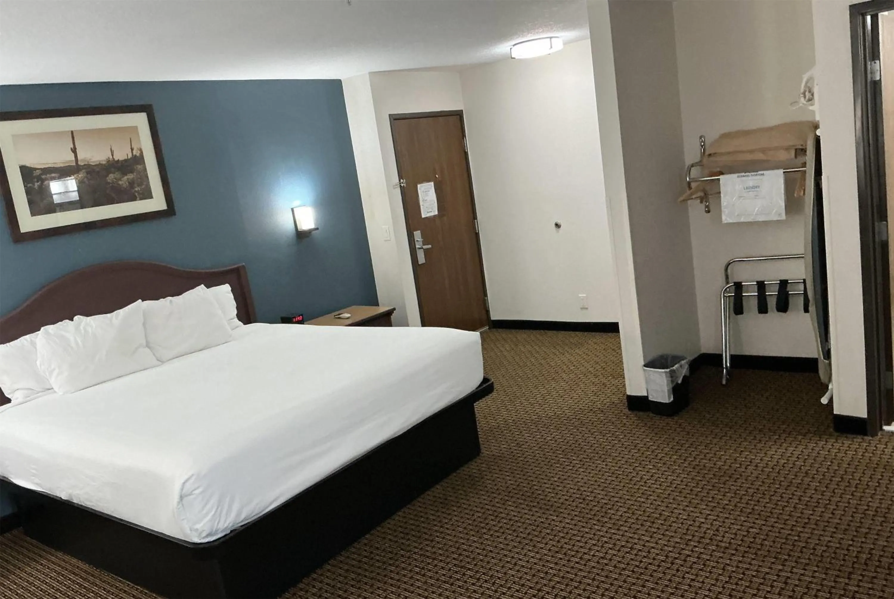 Photo of the whole room, Bed in Tombstone Grand Hotel, a Baymont by Wyndham