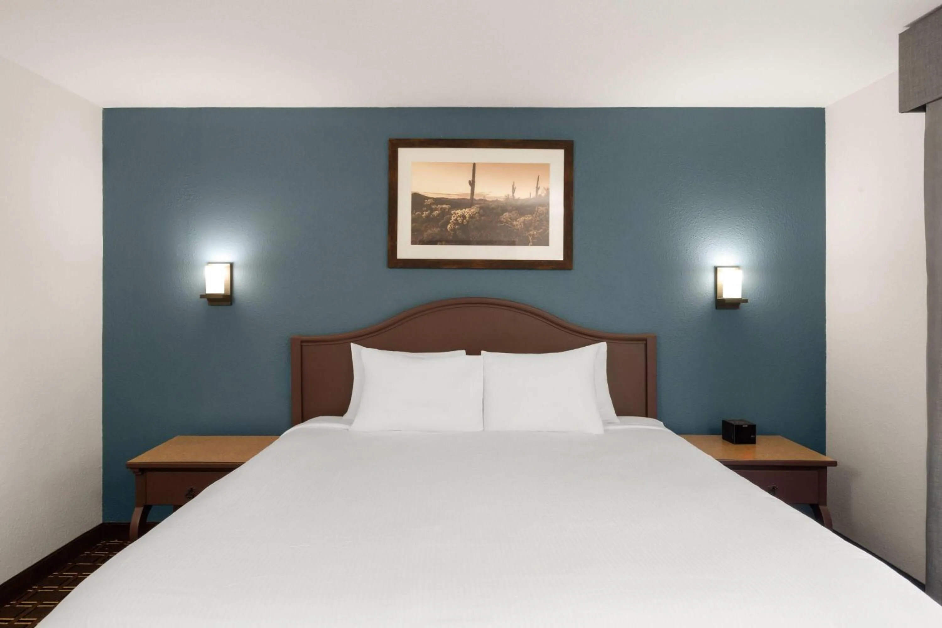 Photo of the whole room, Bed in Tombstone Grand Hotel, a Baymont by Wyndham