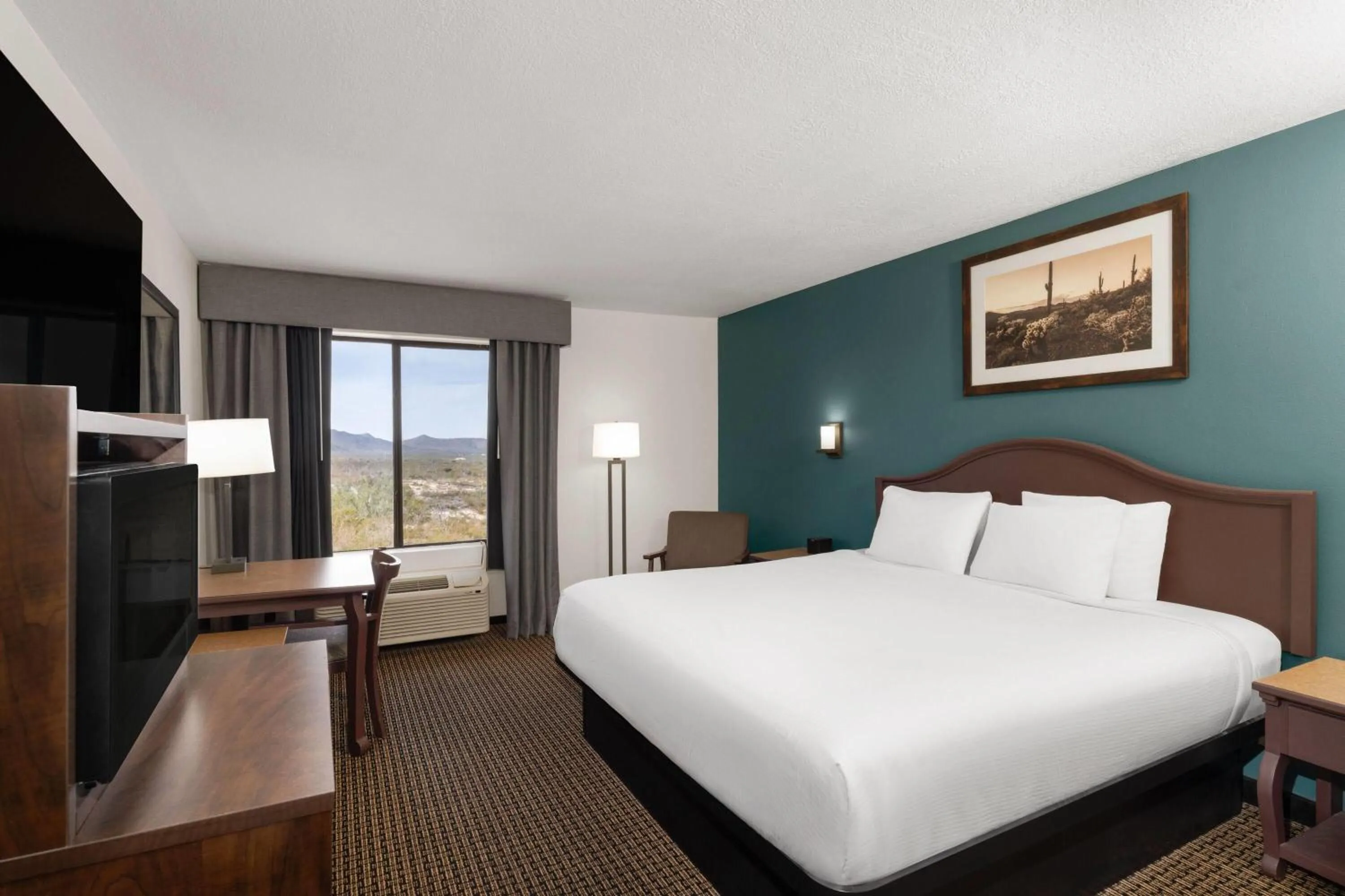 Photo of the whole room, Bed in Tombstone Grand Hotel, a Baymont by Wyndham