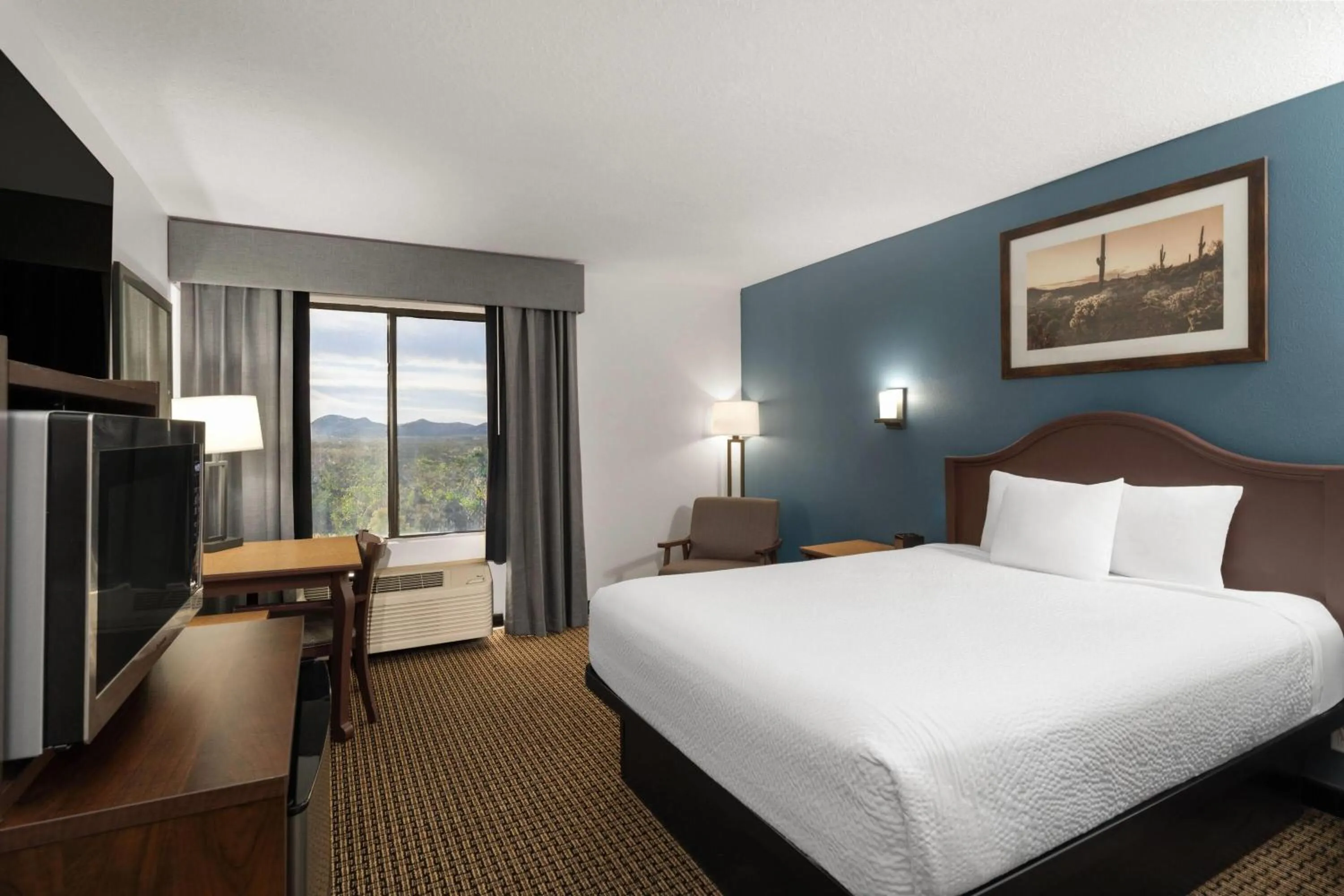 Photo of the whole room, Bed in Tombstone Grand Hotel, a Baymont by Wyndham