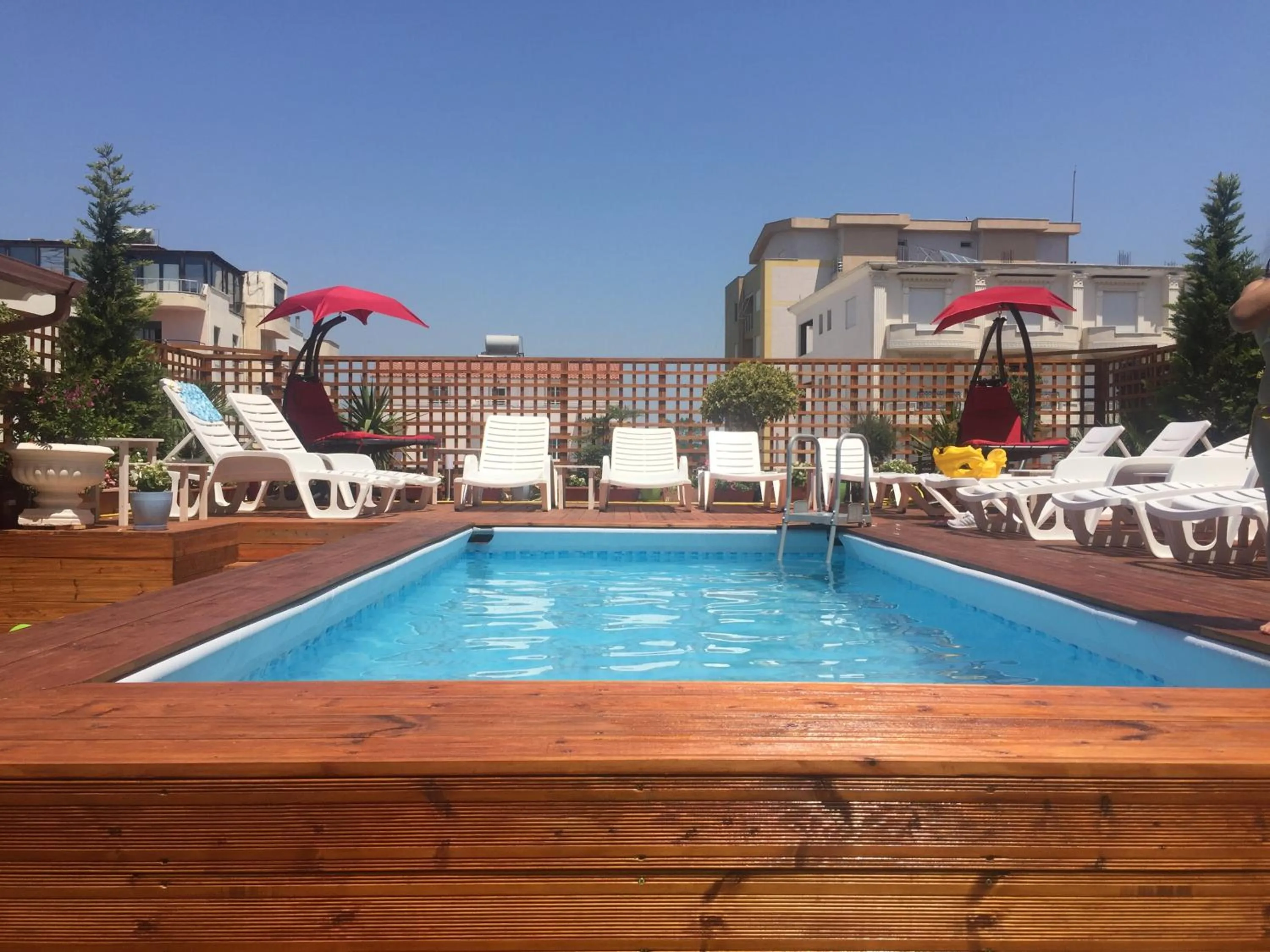 Swimming pool in Sunrise Hotel Cameria