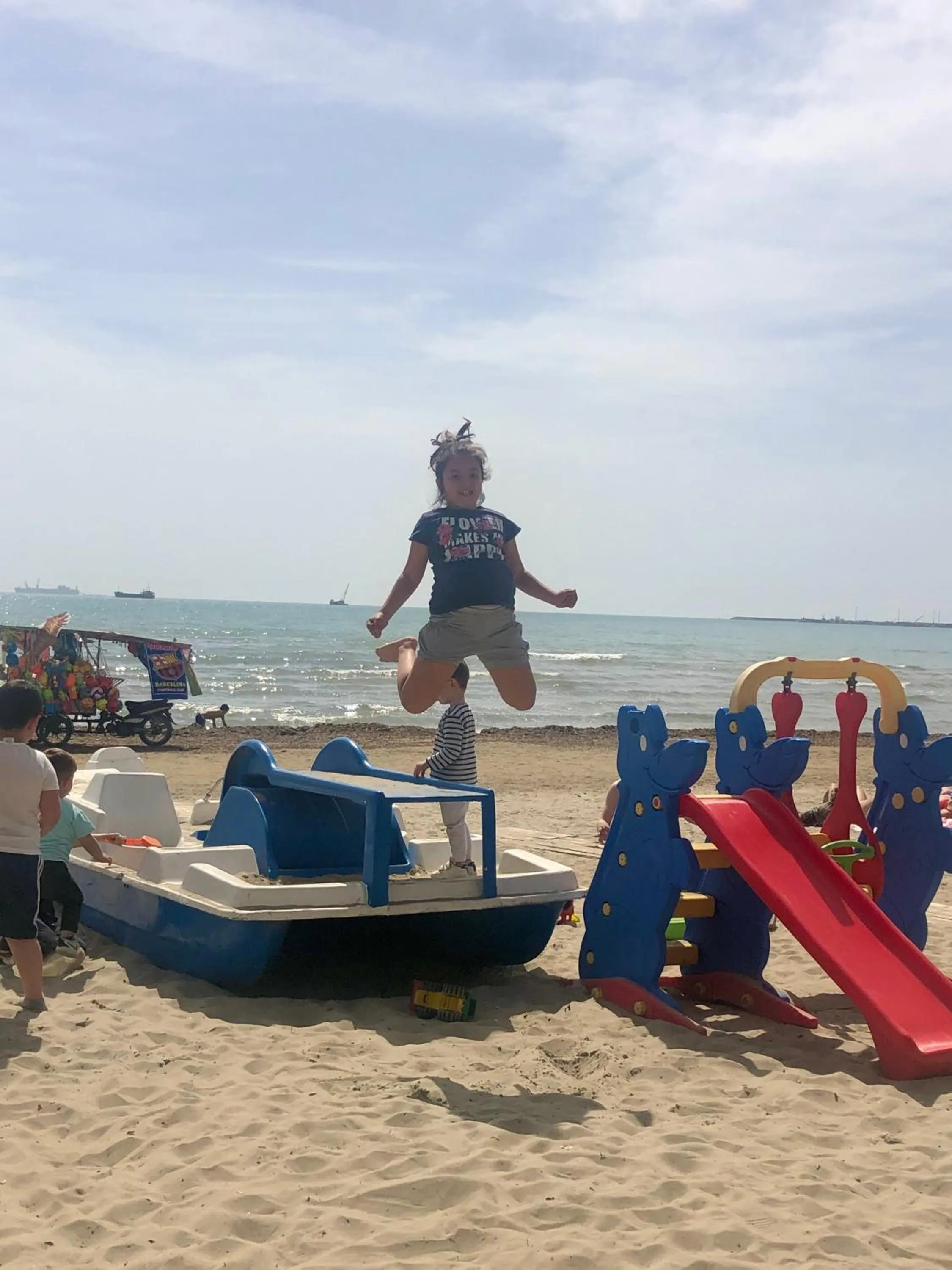 Beach in Sunrise Hotel Cameria