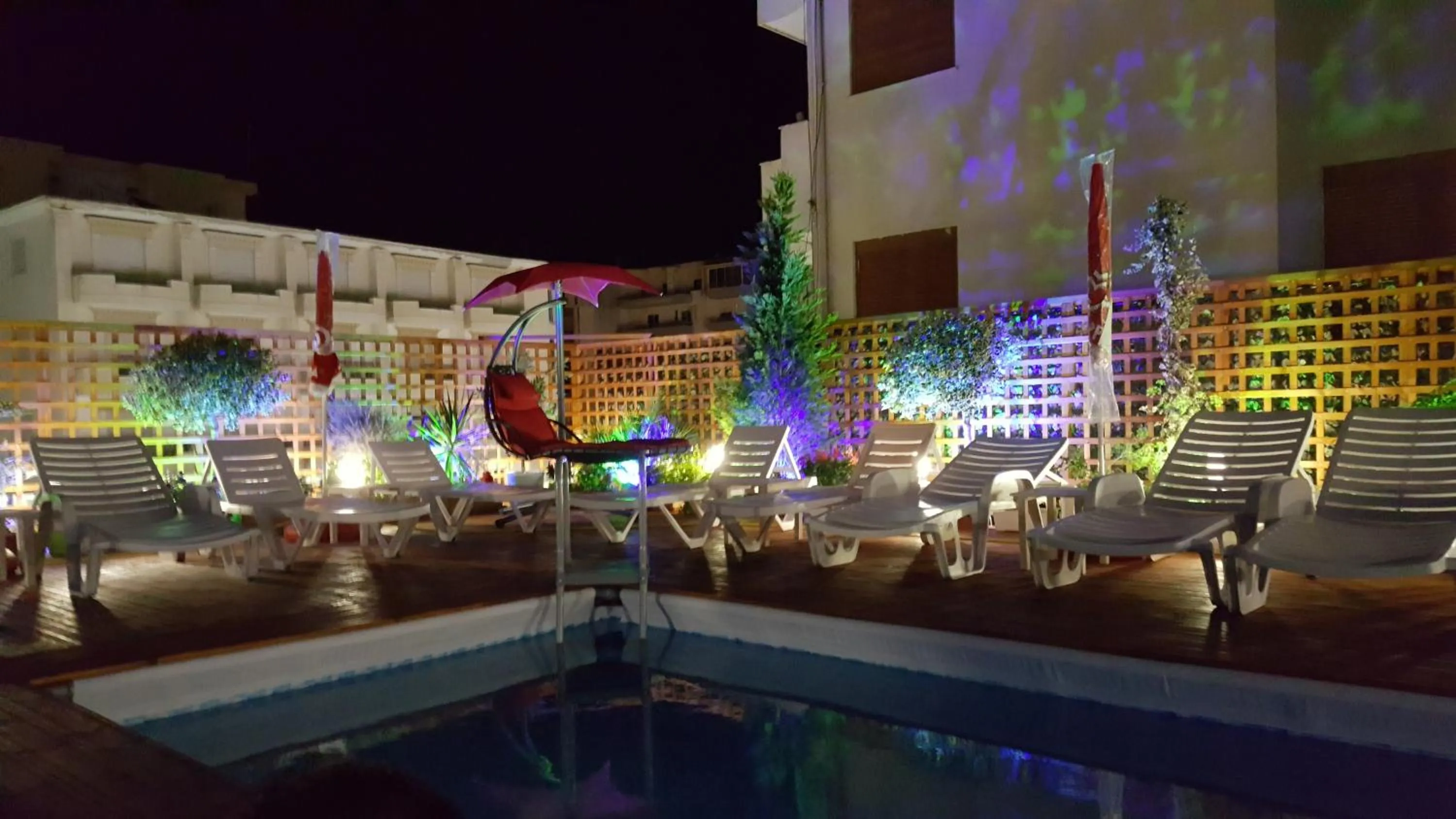 Garden in Sunrise Hotel Cameria