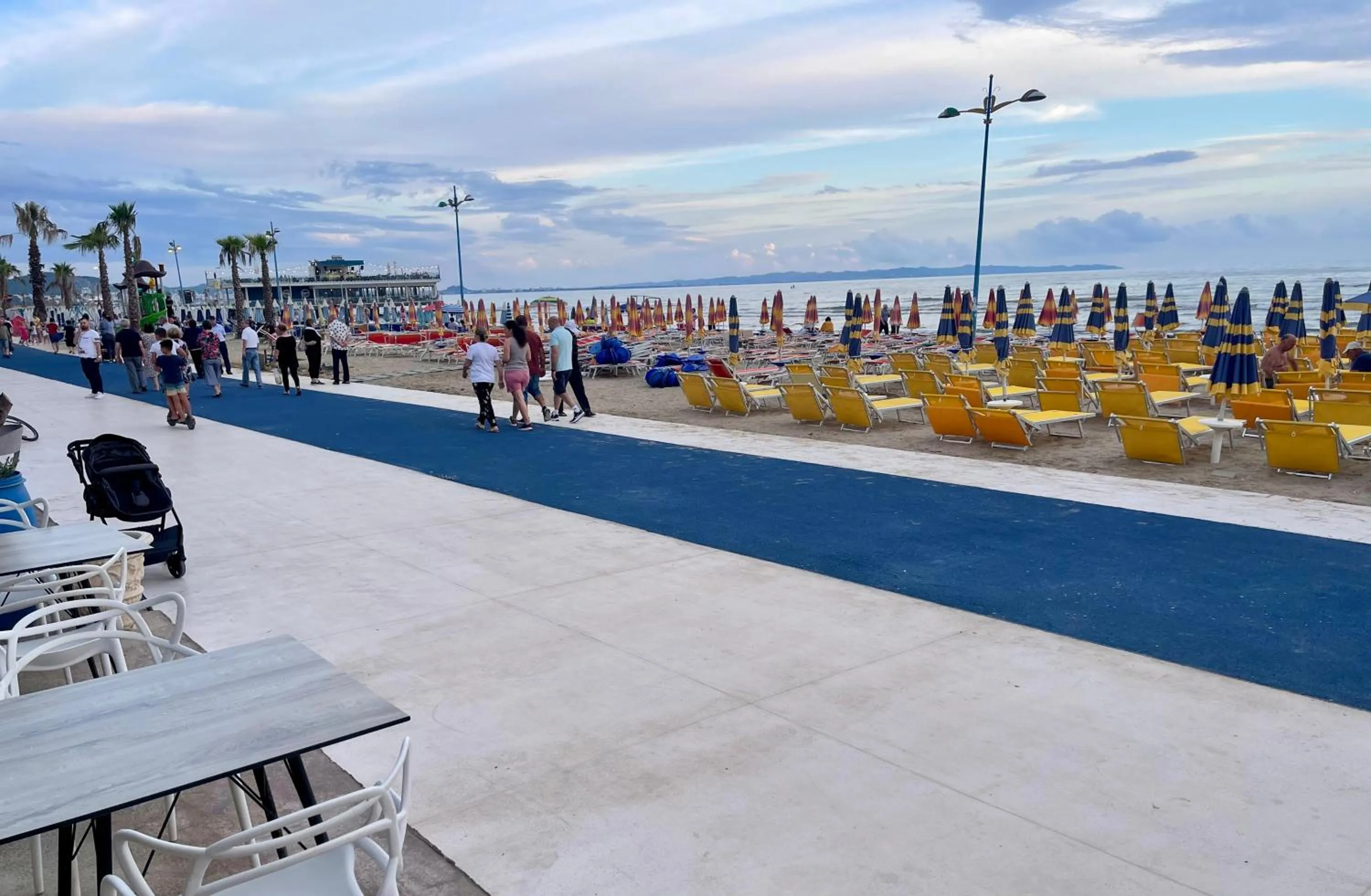 Beach in Sunrise Hotel Cameria