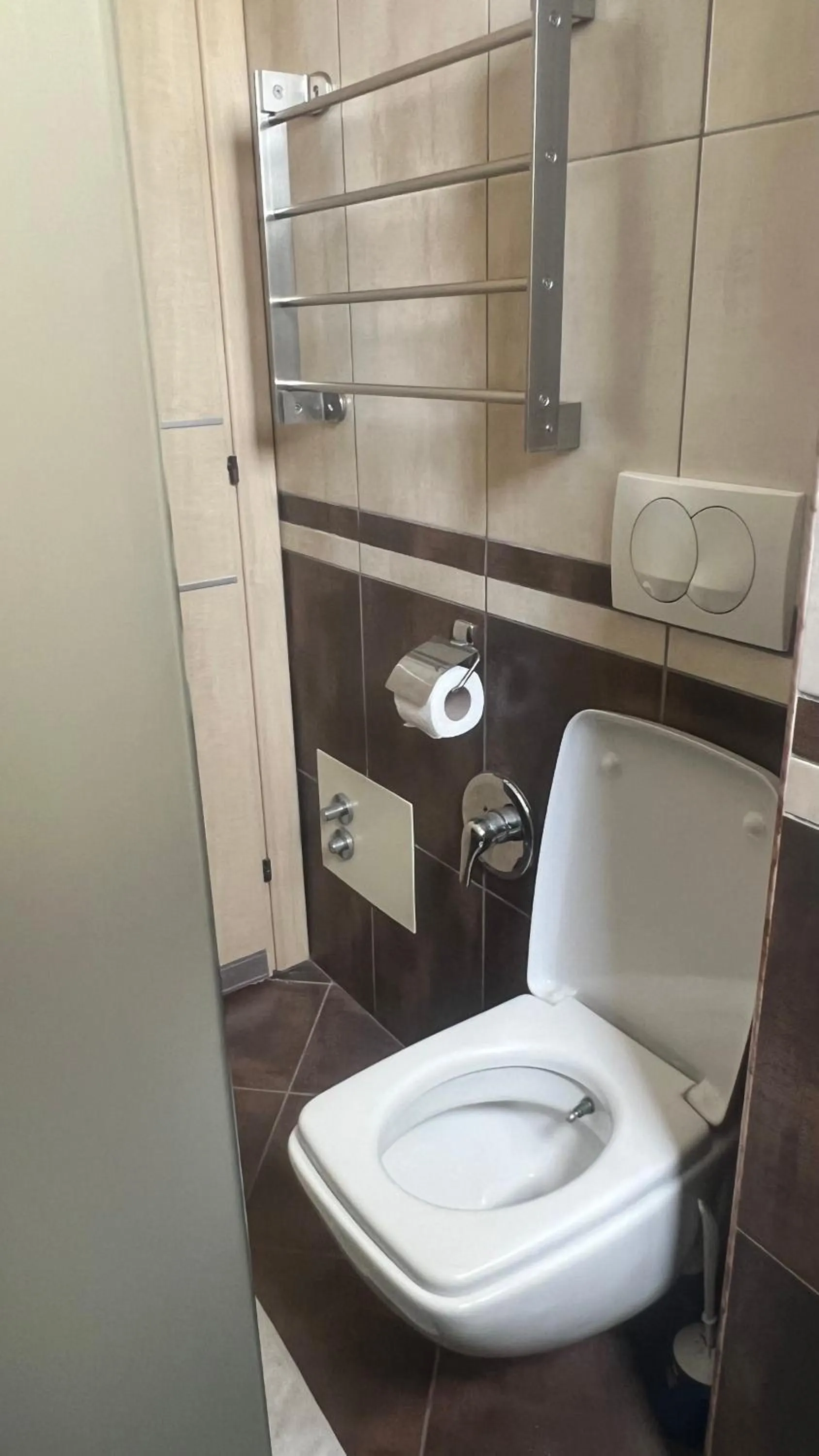 Toilet in Sunrise Hotel Cameria