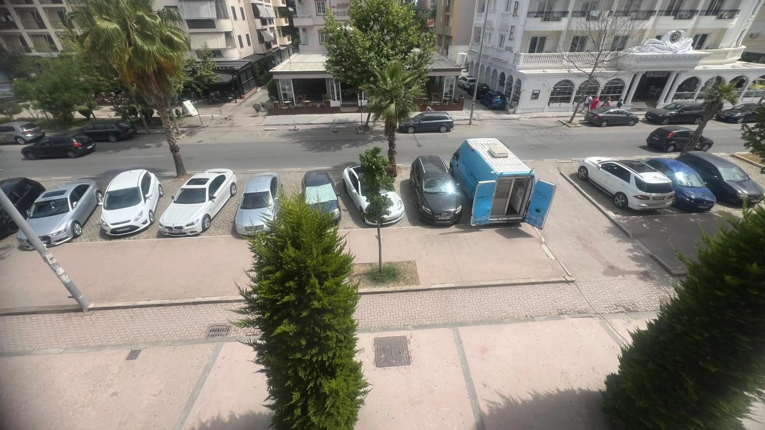 Day in Sunrise Hotel Cameria