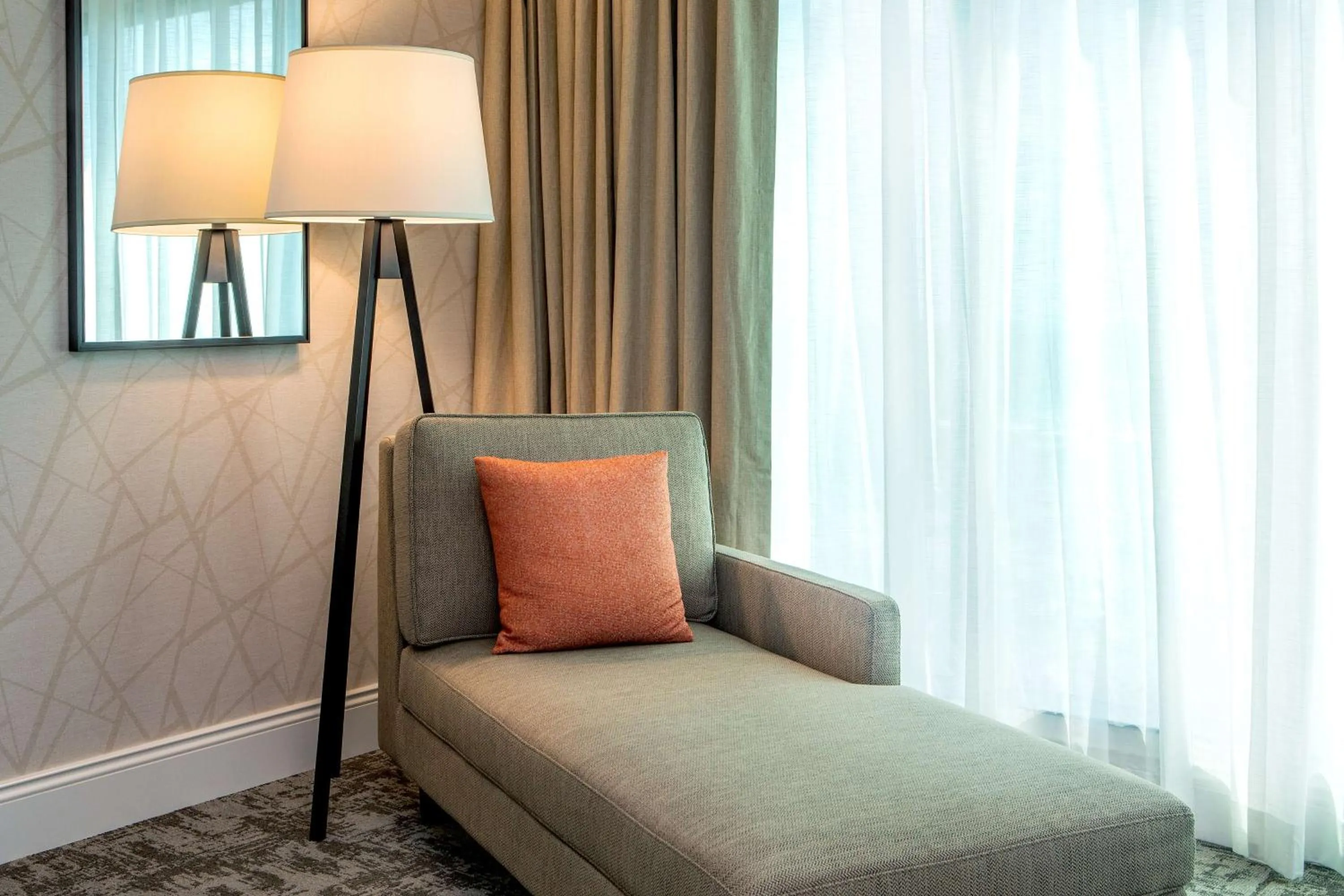 Living room, Bed in Hilton Greenville