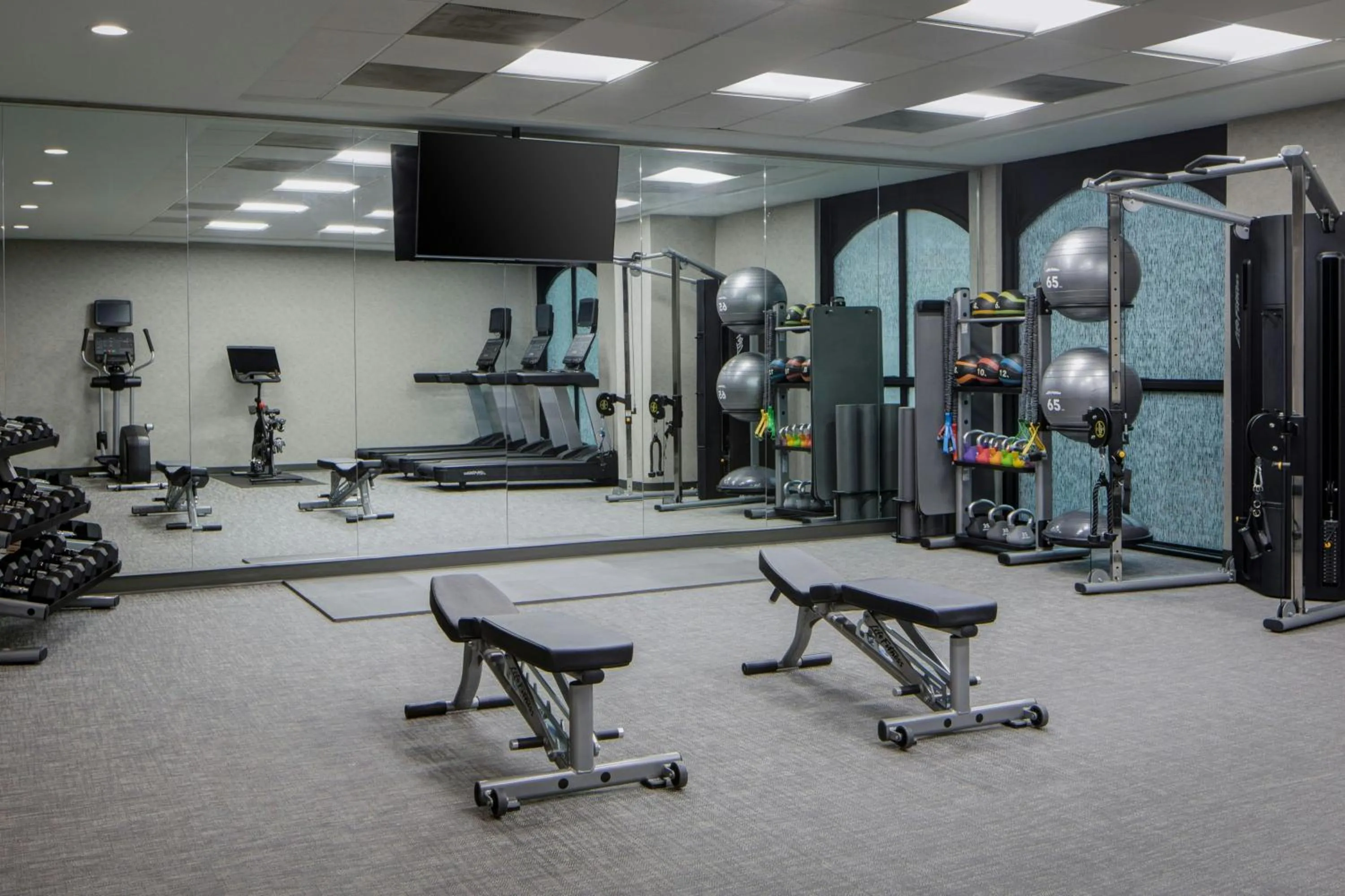 Fitness centre/facilities in SpringHill Suites by Marriott Dallas Downtown / West End