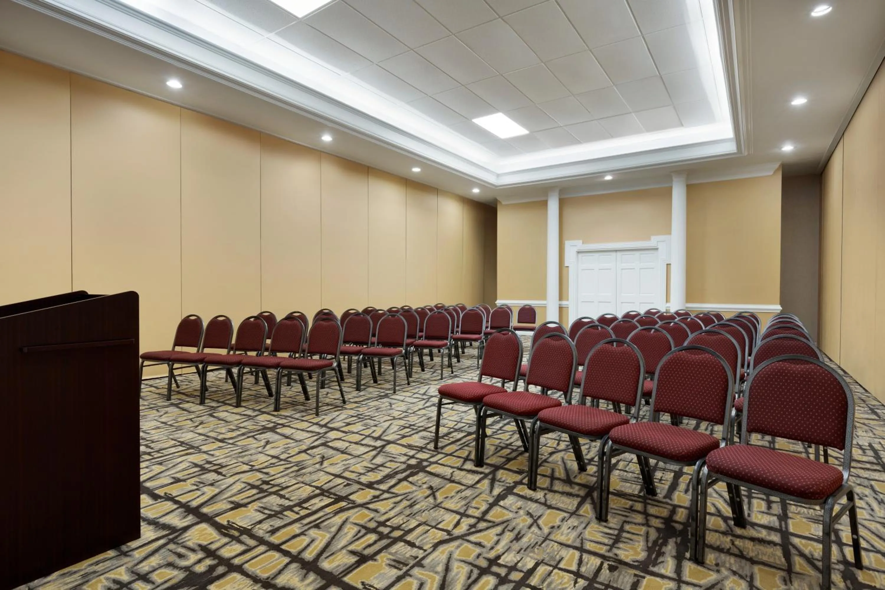 Area and facilities in Clarion Inn Sheffield Muscle Shoals