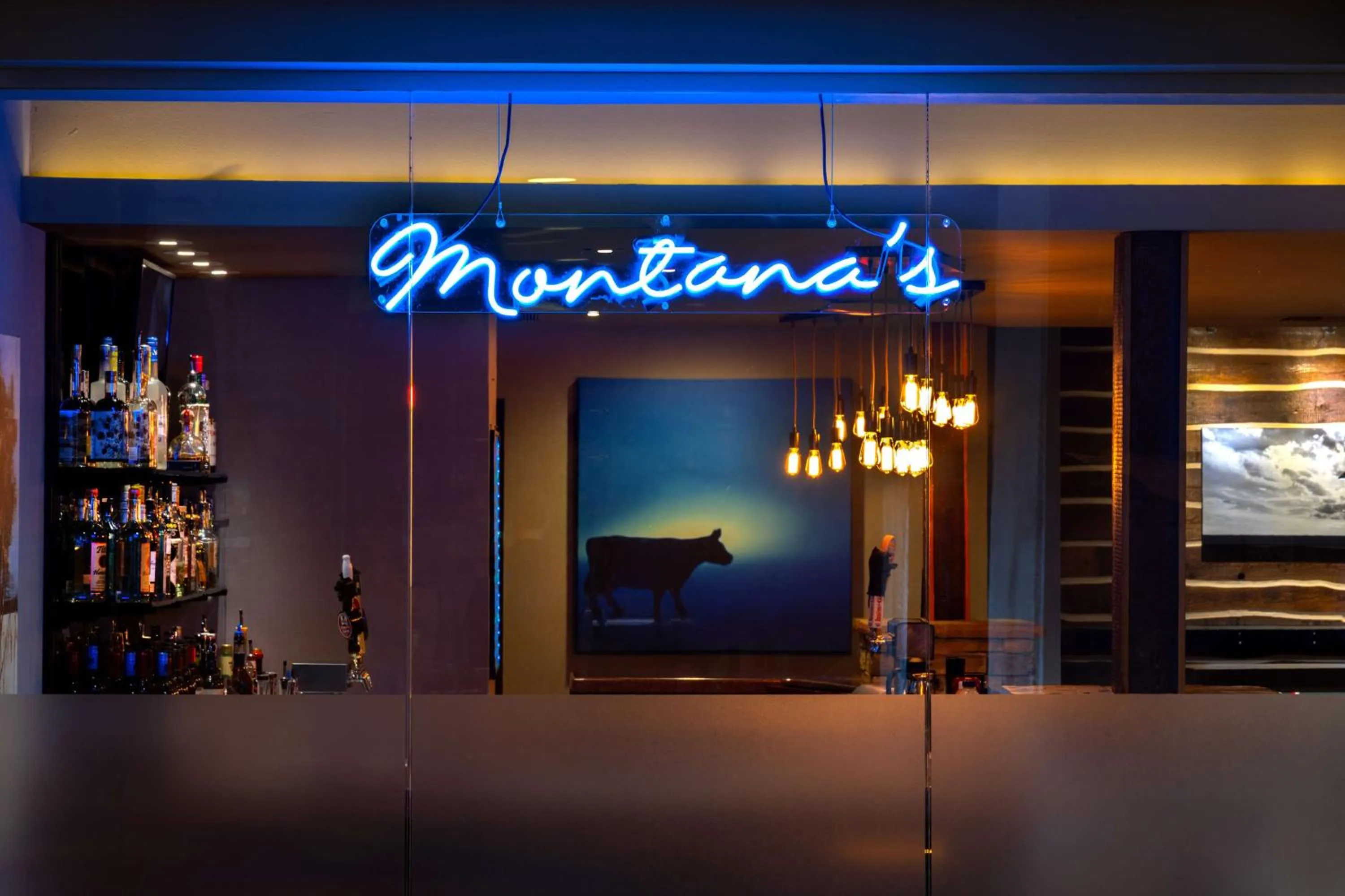 Lounge or bar in Doubletree By Hilton Billings