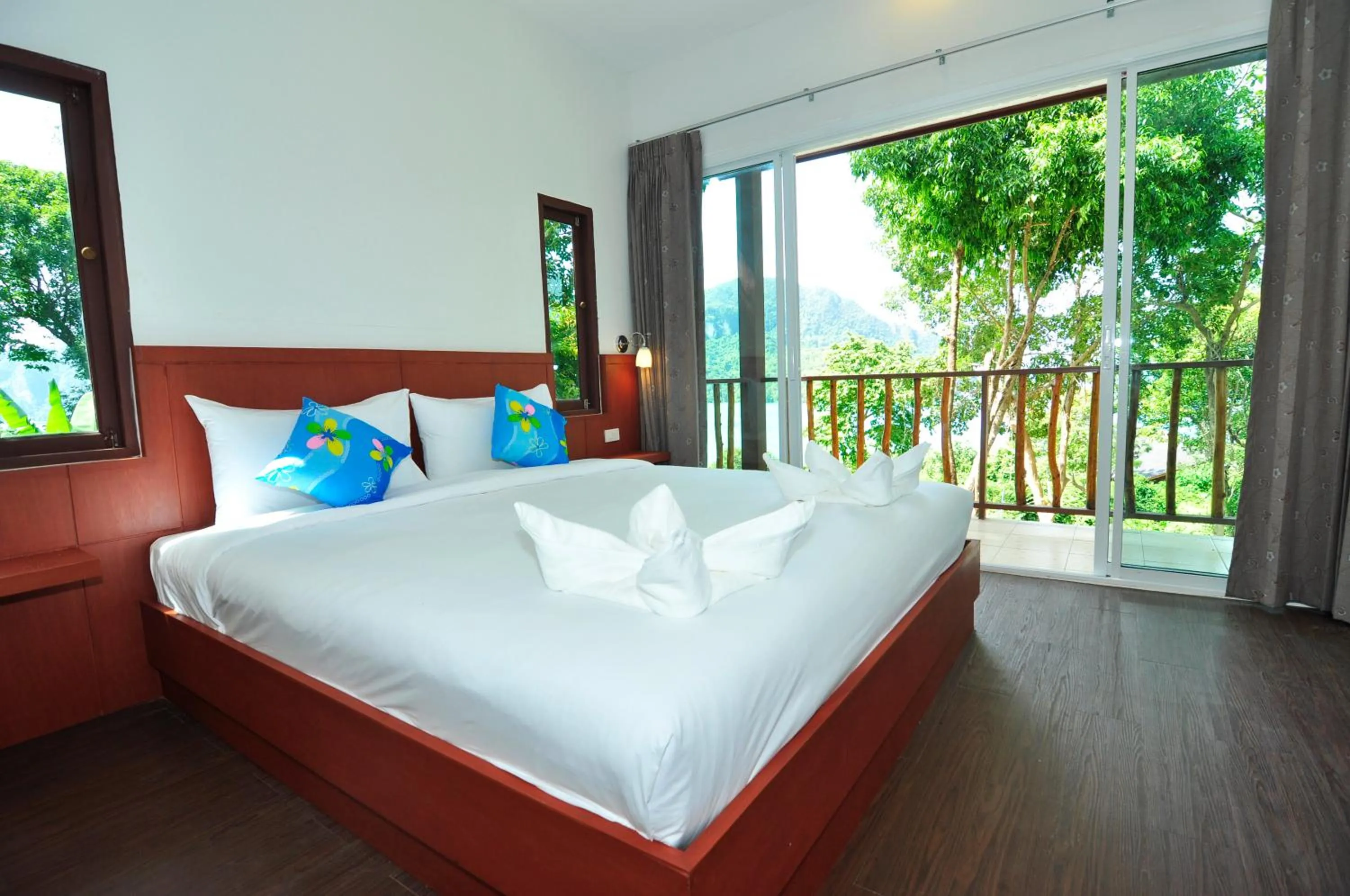 Bed in Sea View Bungalow