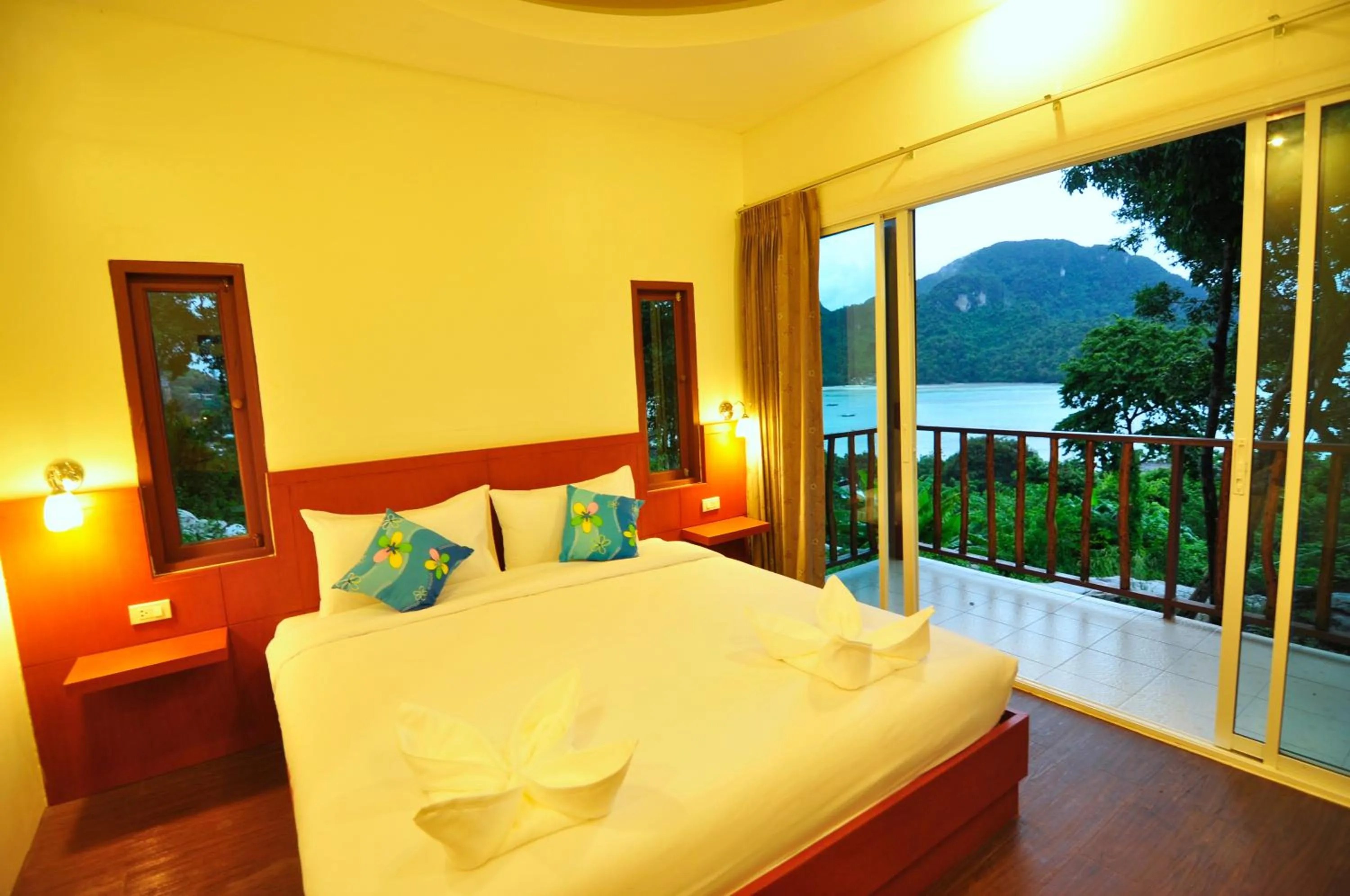 Bed in Sea View Bungalow