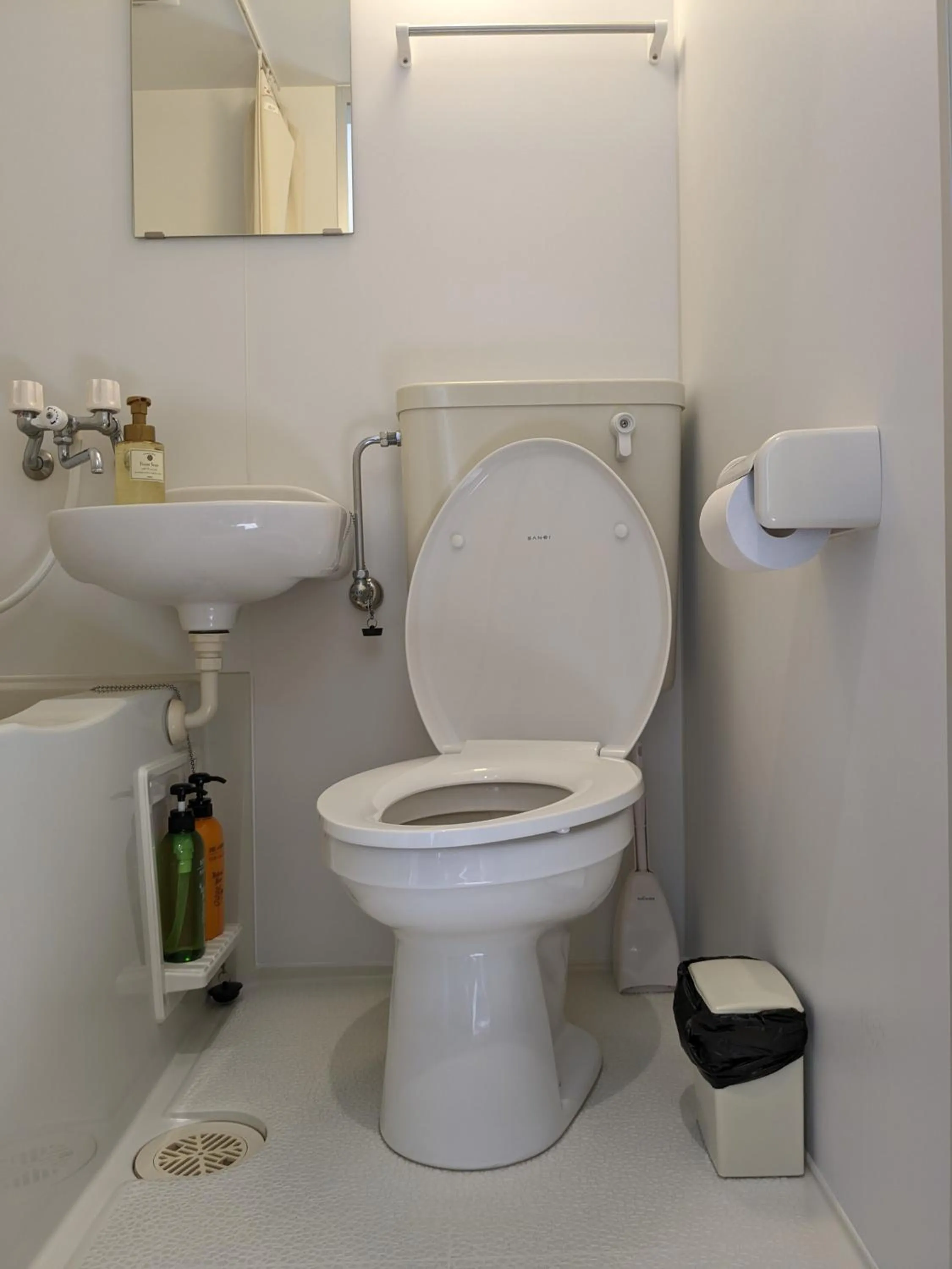 Bathroom in Onna Japanese Style Hotel Hokkaisou