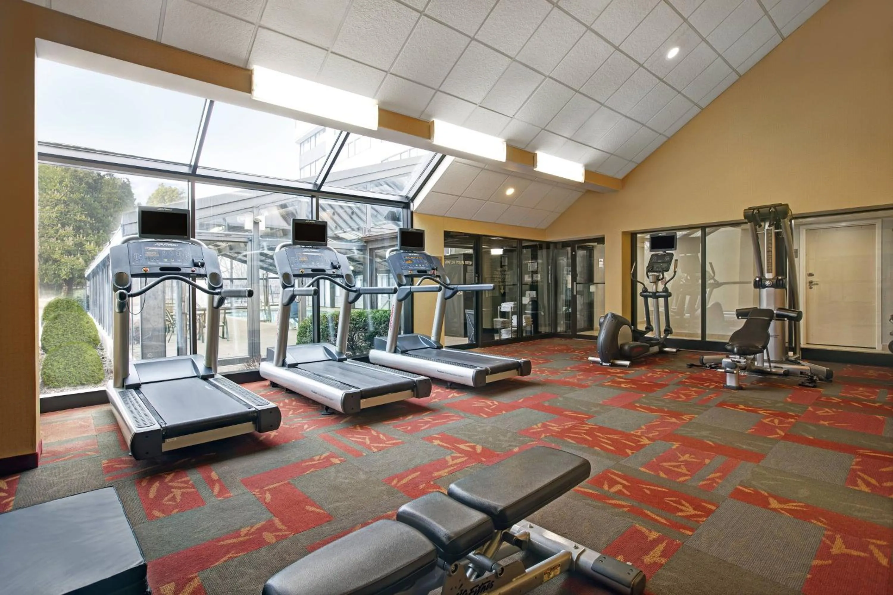 Fitness centre/facilities in Courtyard Chicago Elmhurst/Oakbrook Area