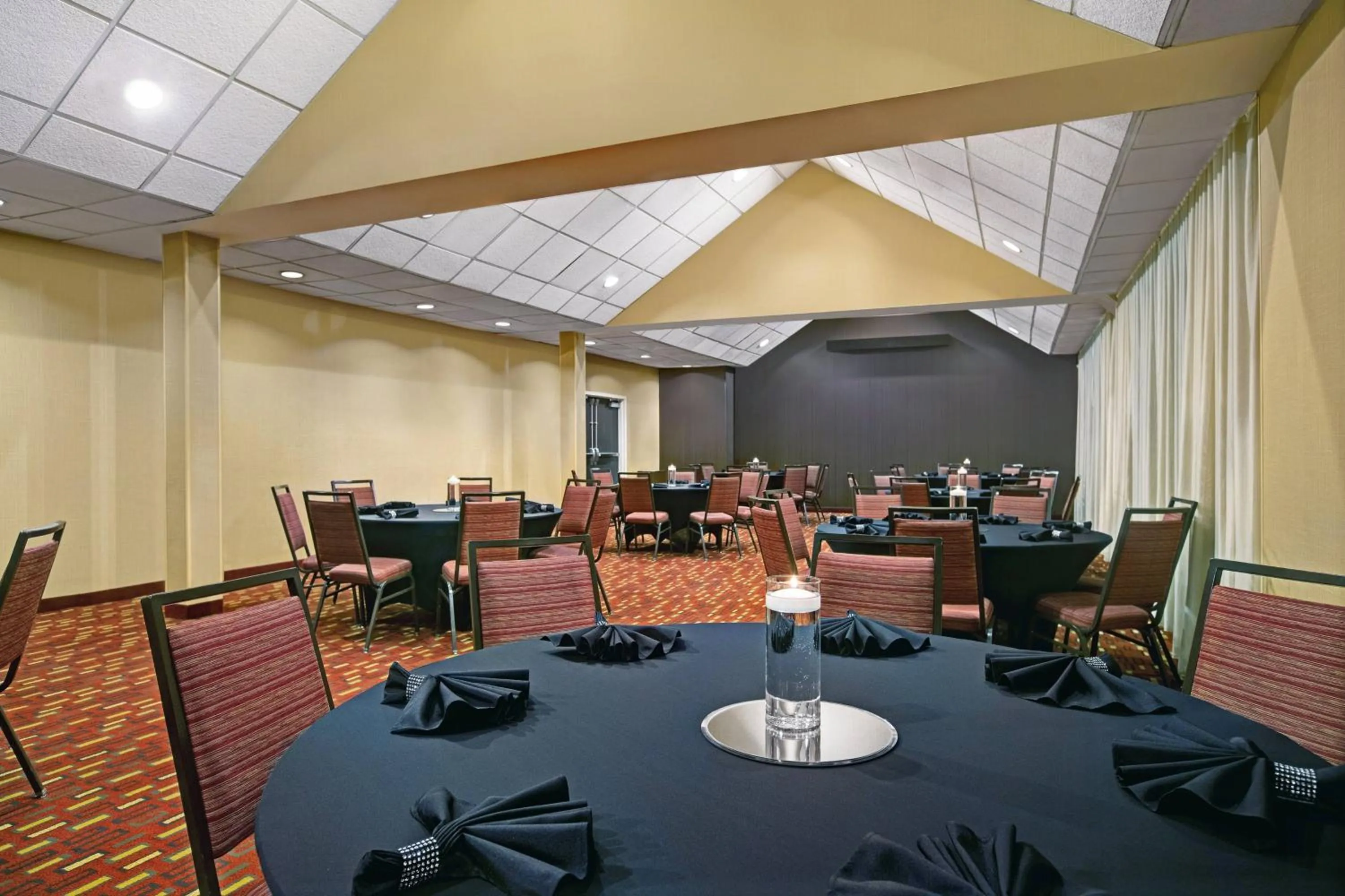 Meeting/conference room in Courtyard Chicago Elmhurst/Oakbrook Area