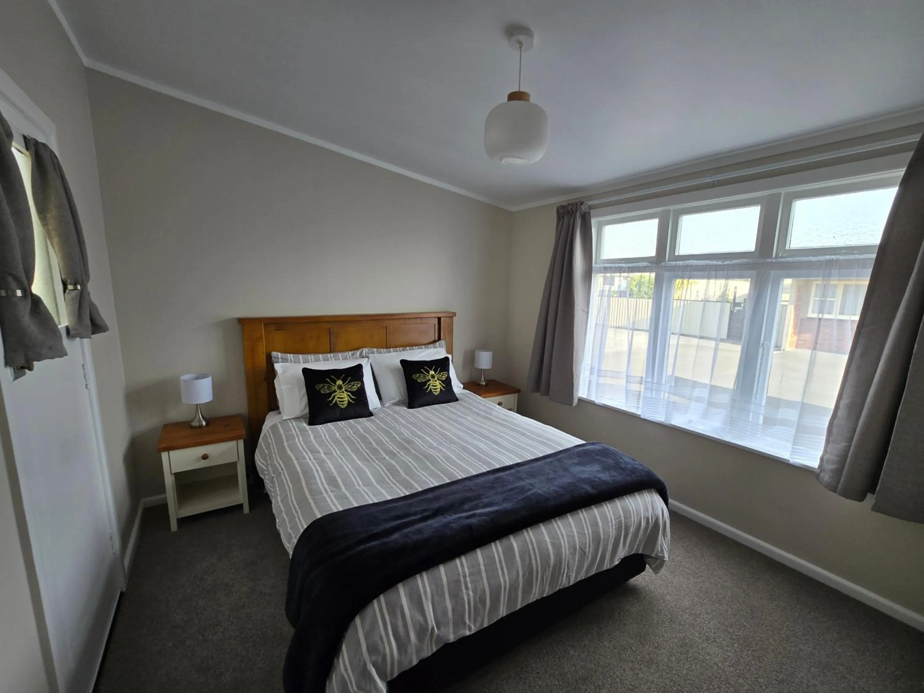 Bedroom, Bed in Gardner Court Motel