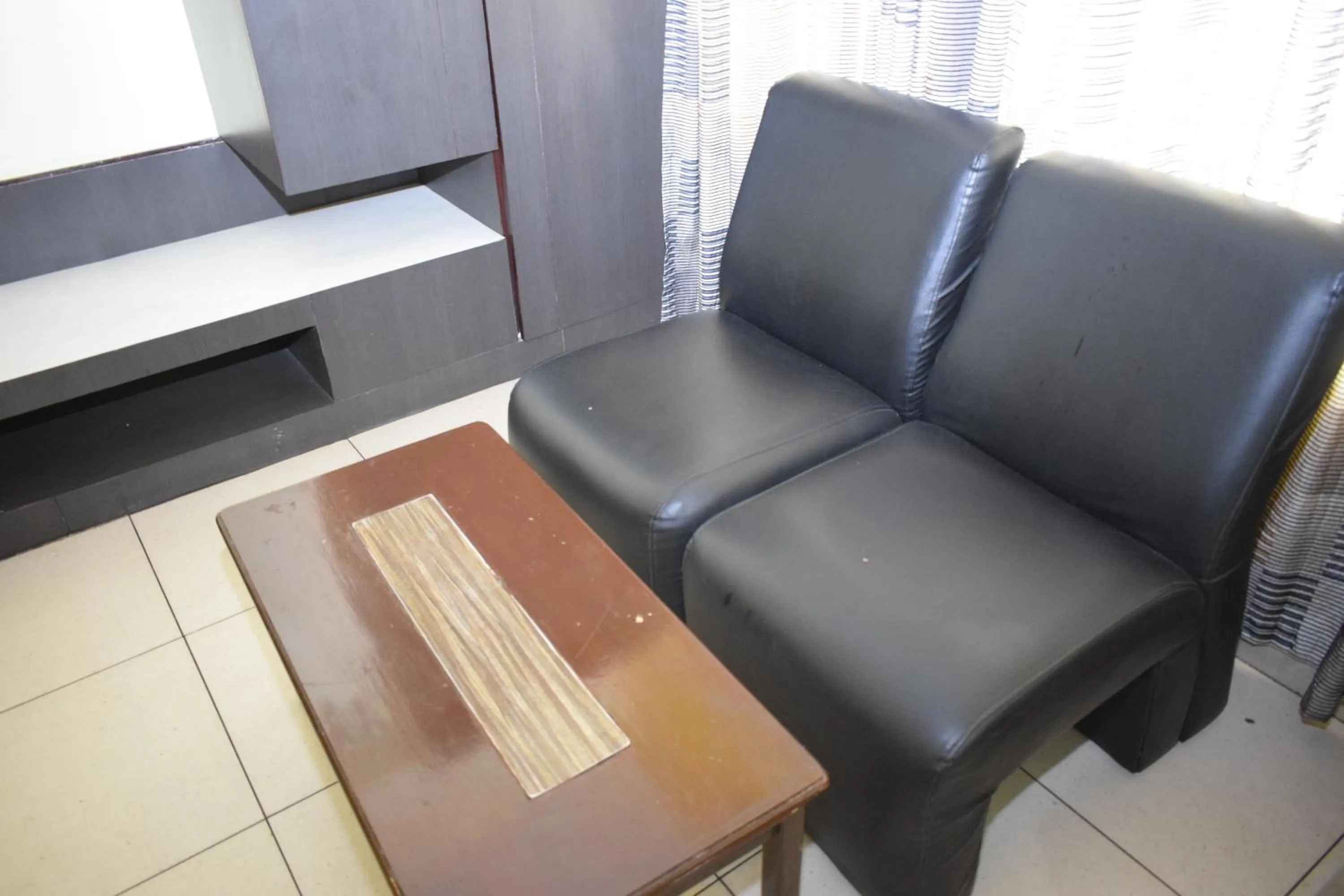 Seating area in Devis Grand