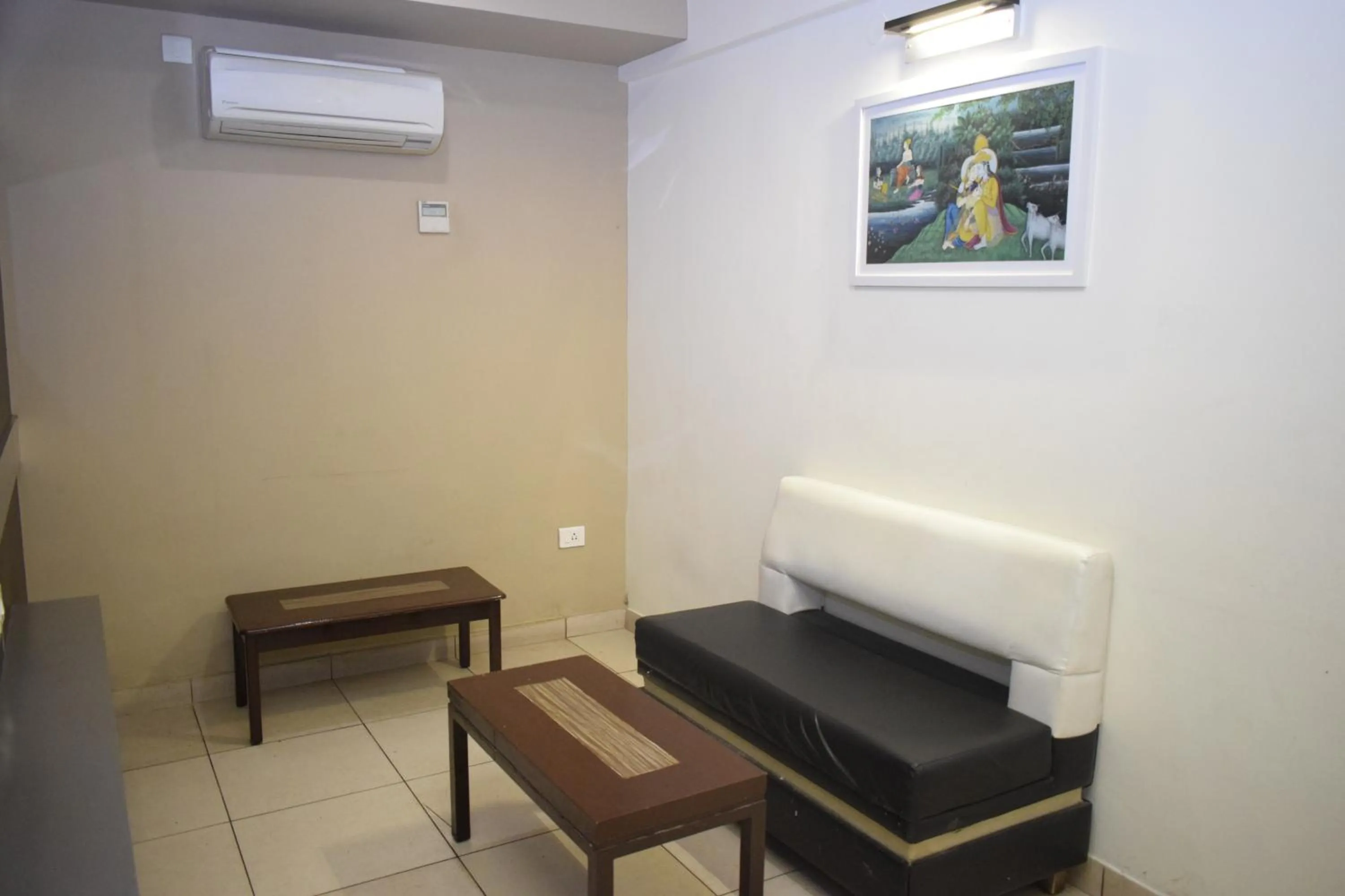 Seating area in Devis Grand