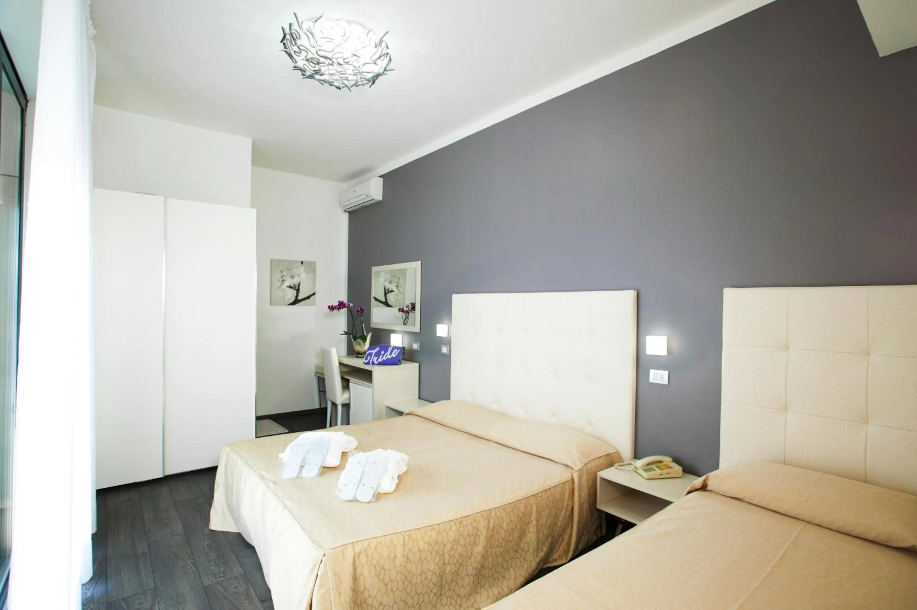 Photo of the whole room, Bed in Hotel Iride & Spa bed&breakfast