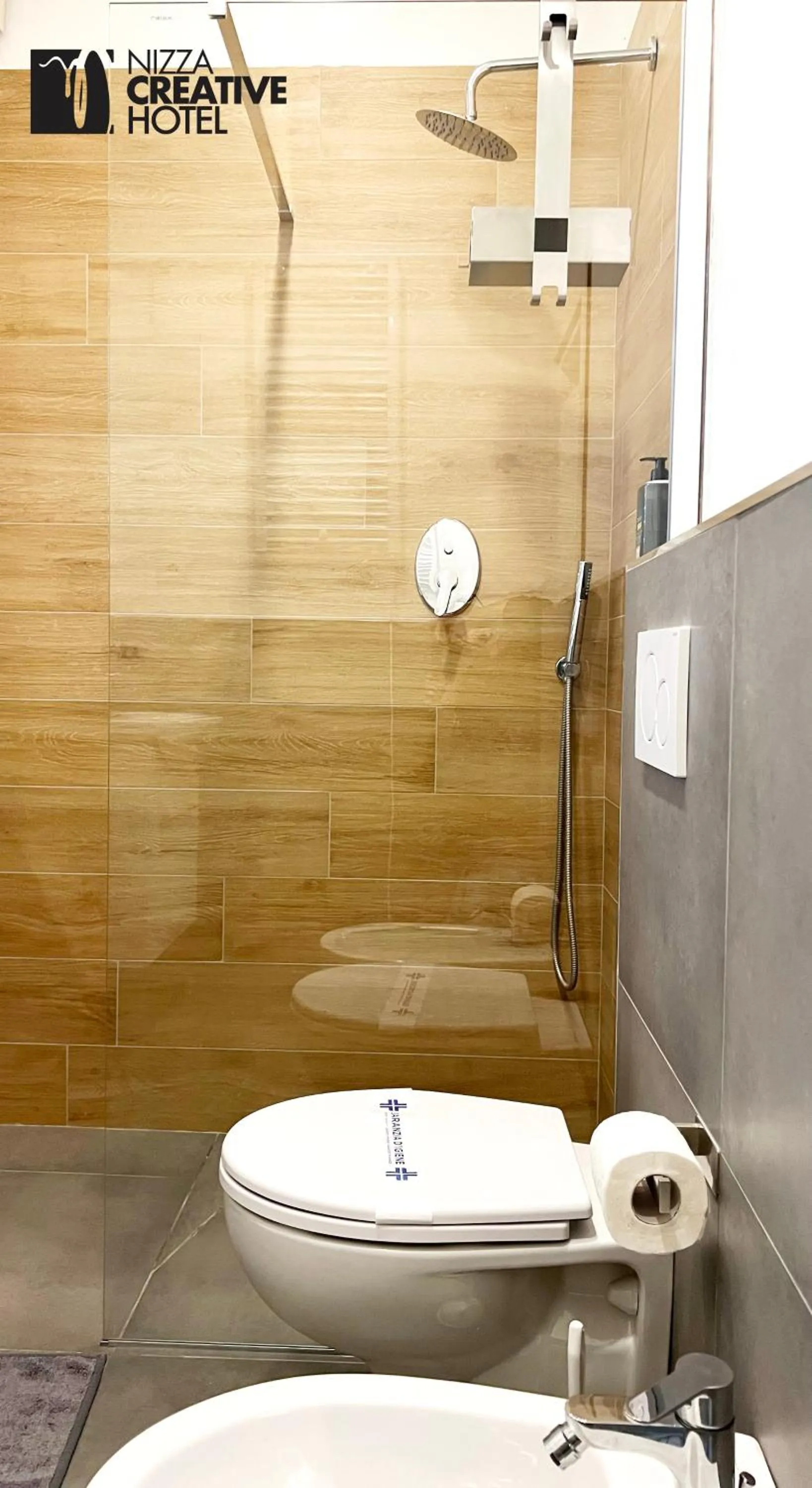 Shower in Hotel Nizza Creative Hotel
