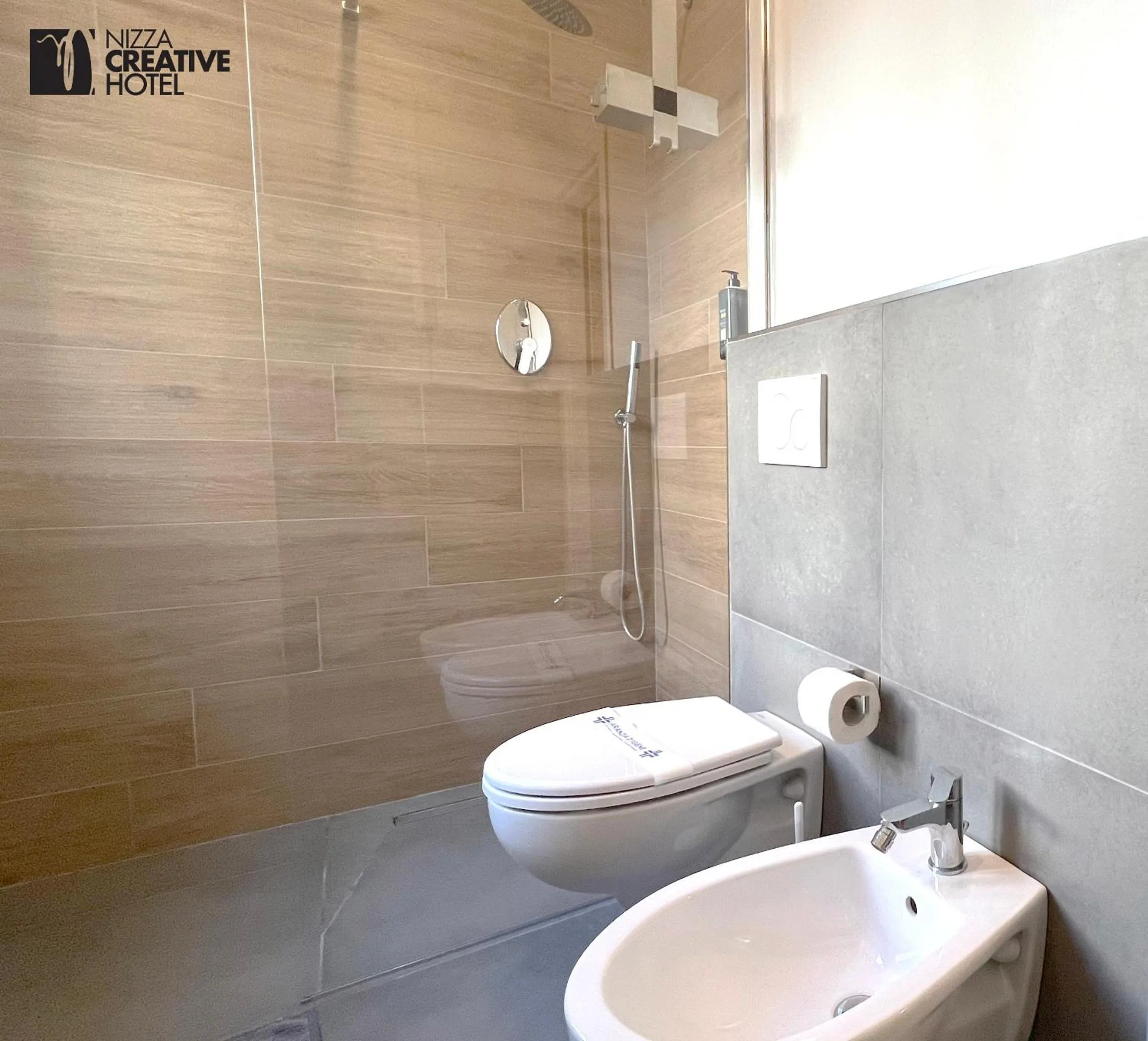 Shower in Hotel Nizza Creative Hotel