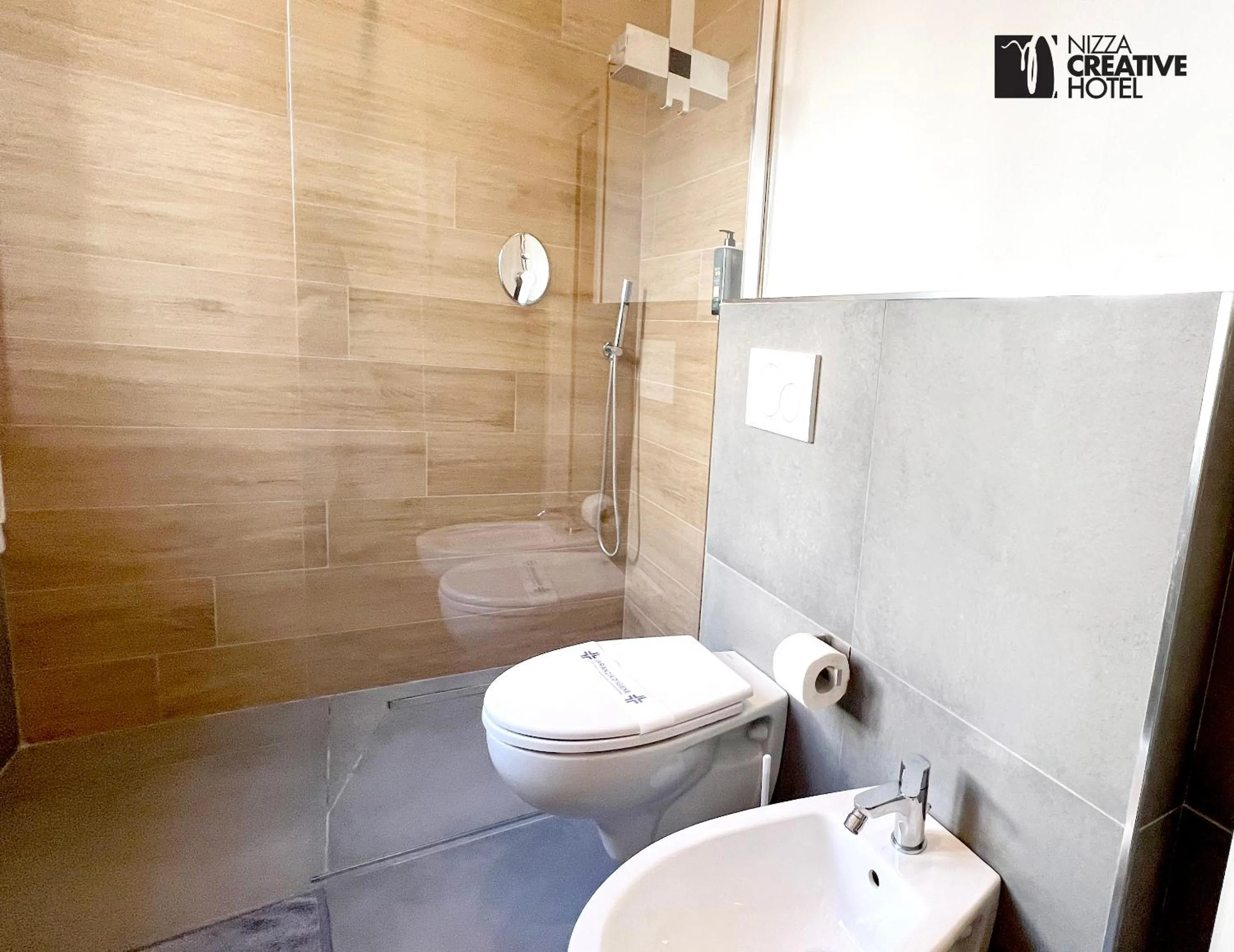 Shower in Hotel Nizza Creative Hotel