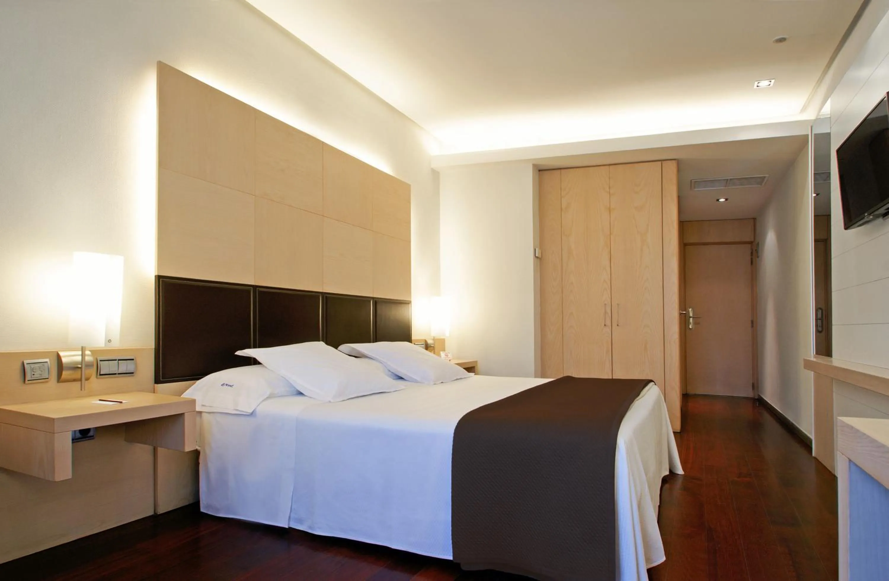 Photo of the whole room, Bed in Hotel Mozart