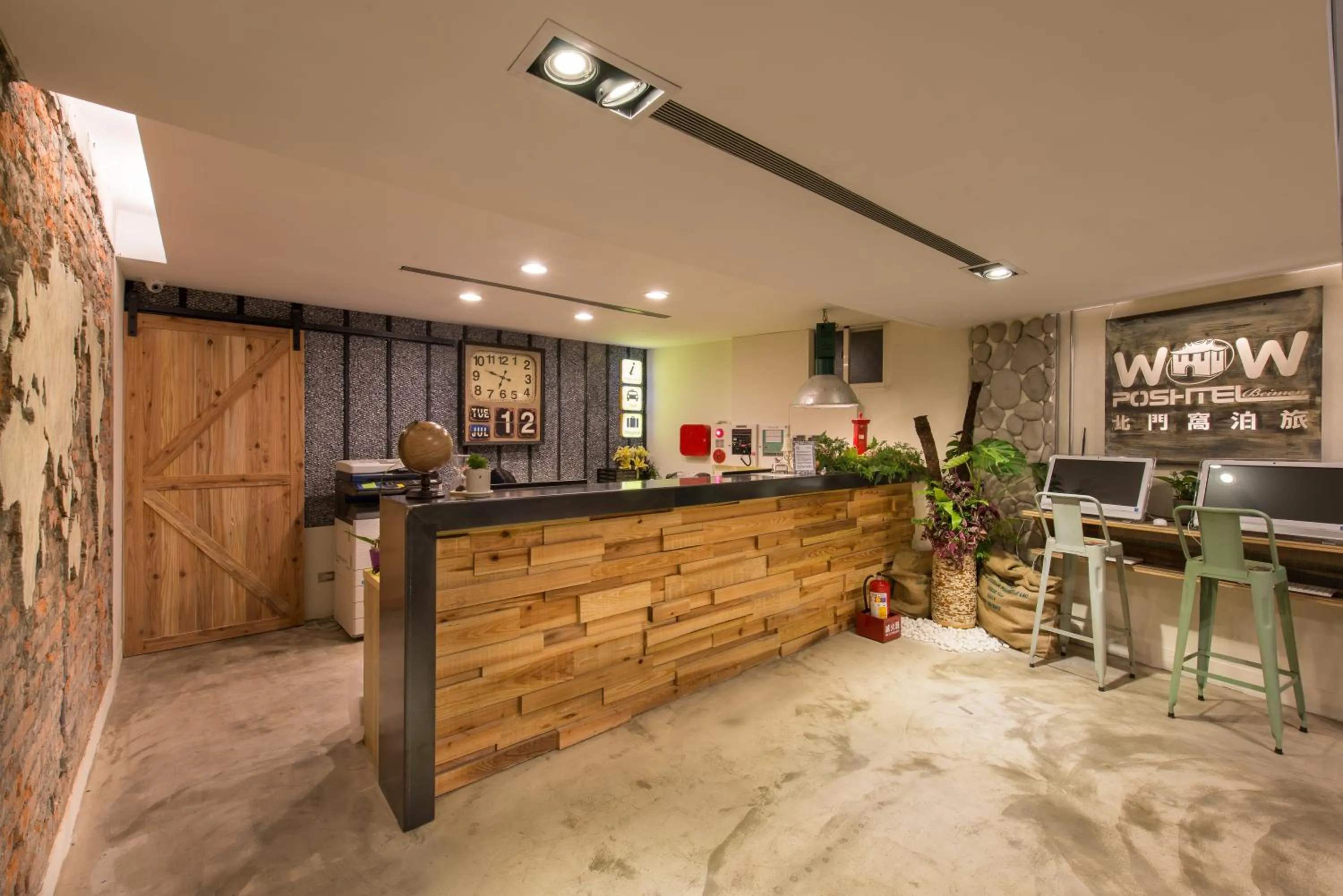 Lobby or reception in Beimen WOW Poshtel
